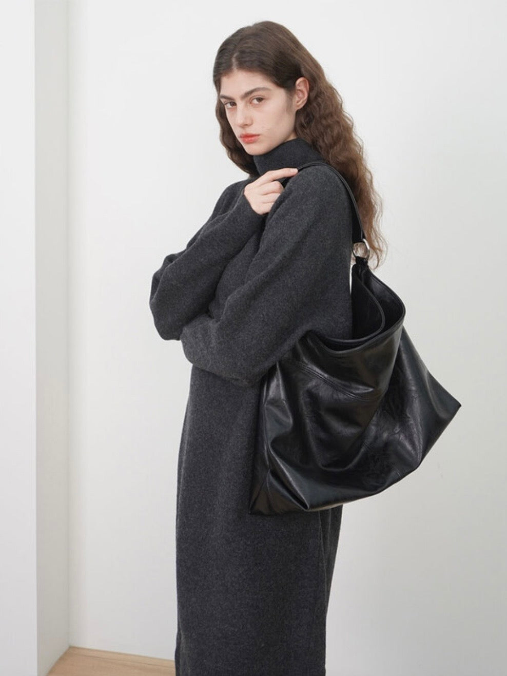 【HAH ARCHIVE】Contour Shoulder Bag(レザー)
