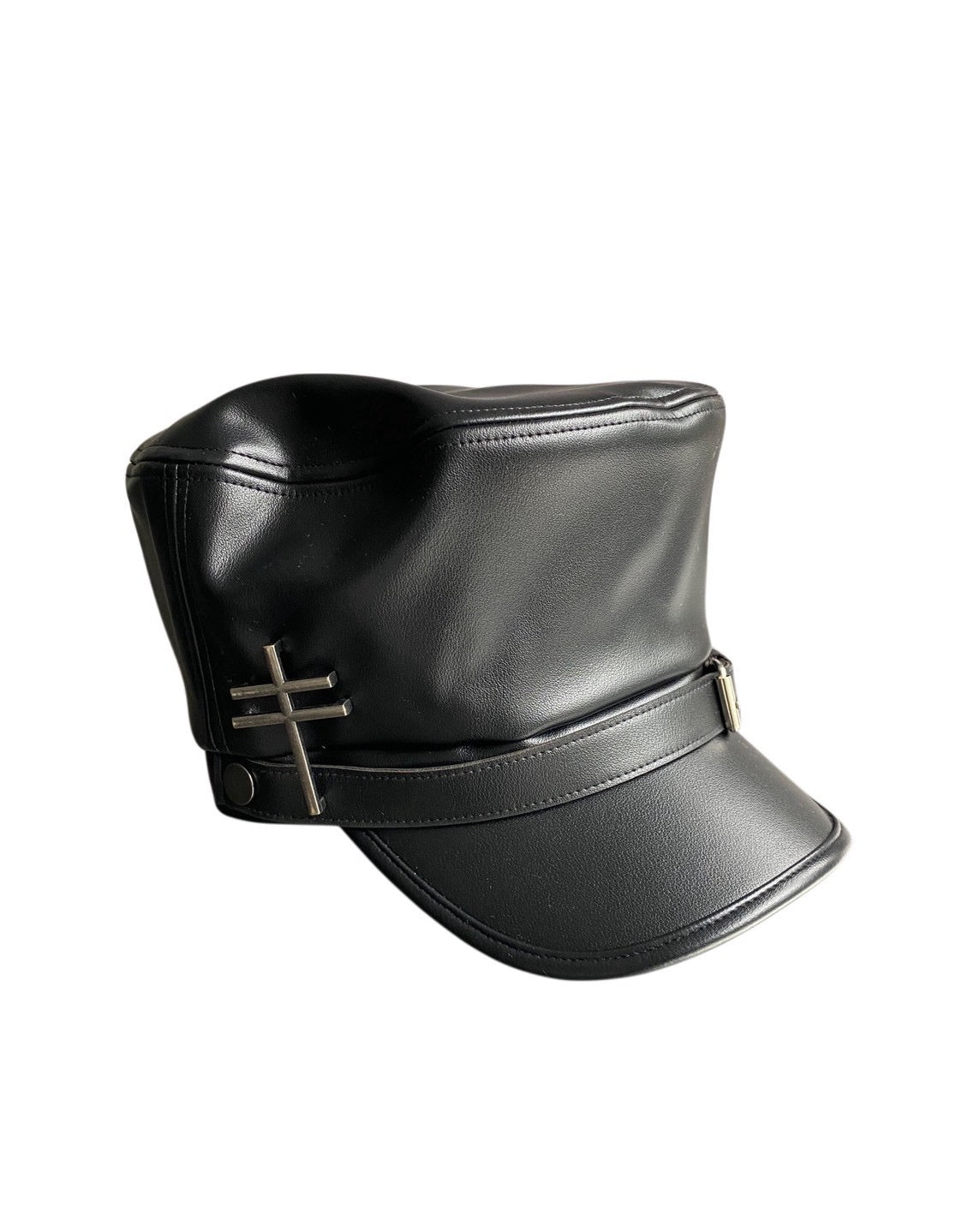 【YIKAI LABORATORY】LORRAINE CROSS SYMBOL LEATHER CAP