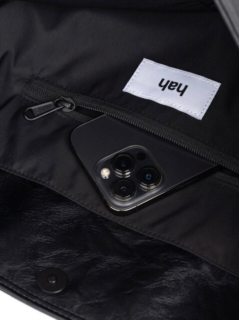 【HAH ARCHIVE】Contour Belted Bag(レザー)