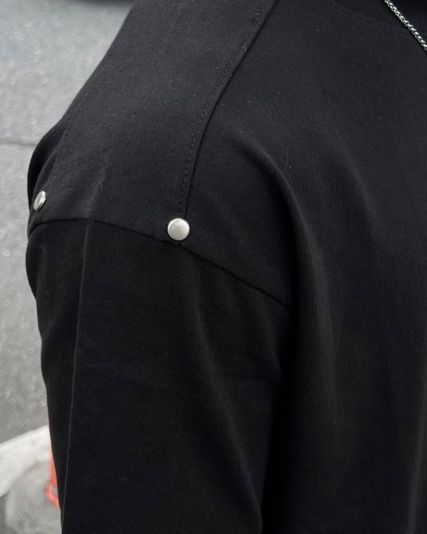 大阪店WEB限定受注制【Chikashitsu +】shoulder rivet t-shirt (3color)