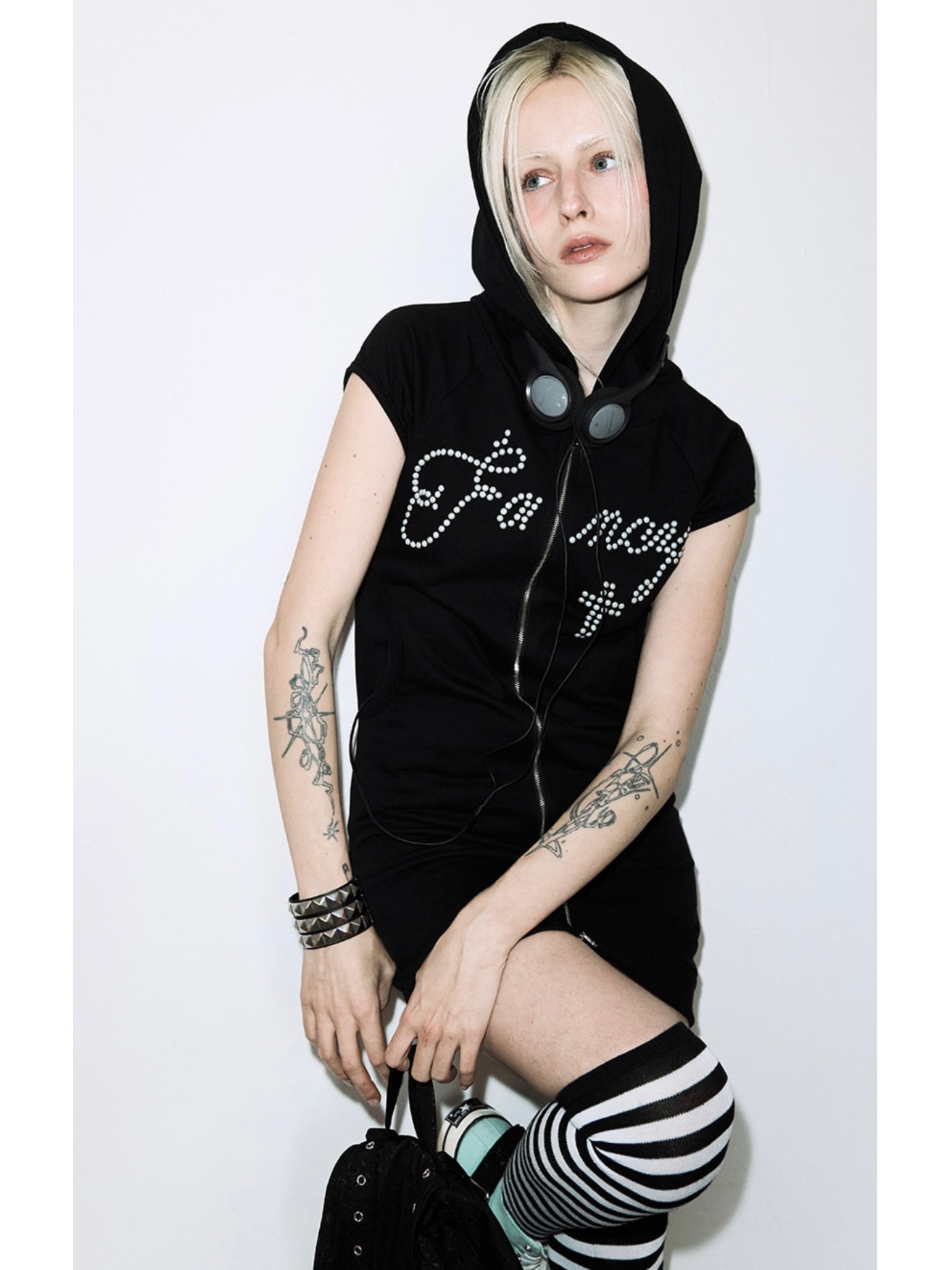 【FANCY CLUB】HOTFIX PUFF SLEEVE HOOD ONE-PIECE