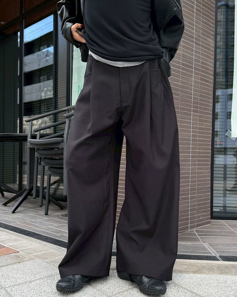 受注制【Chikashitsu +】over tuck slacks (2color)