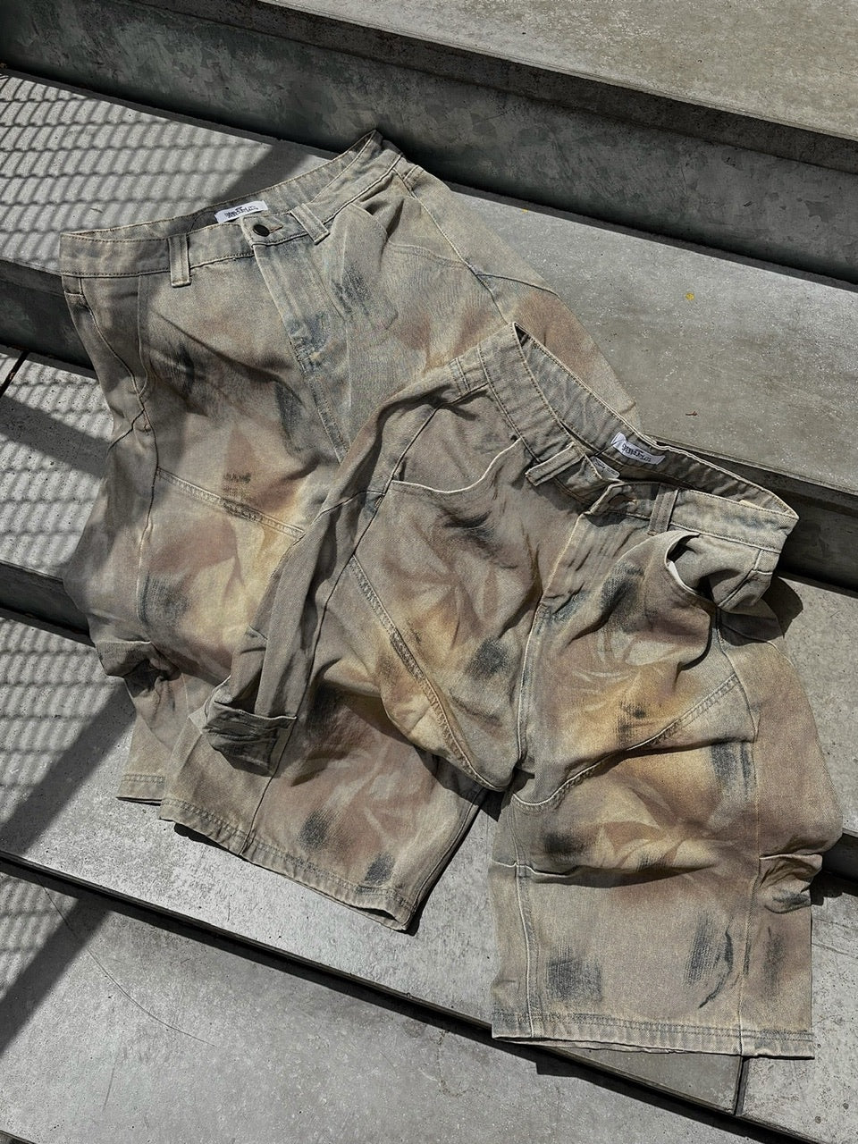 国際配送【Never mind the XU】vintage wash buggy half pants
