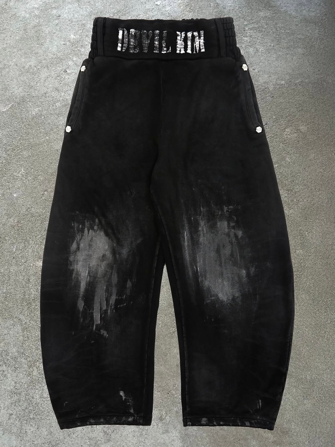 【DEVIL KIM】SKIDDING WAXED SWEAT PANTS
