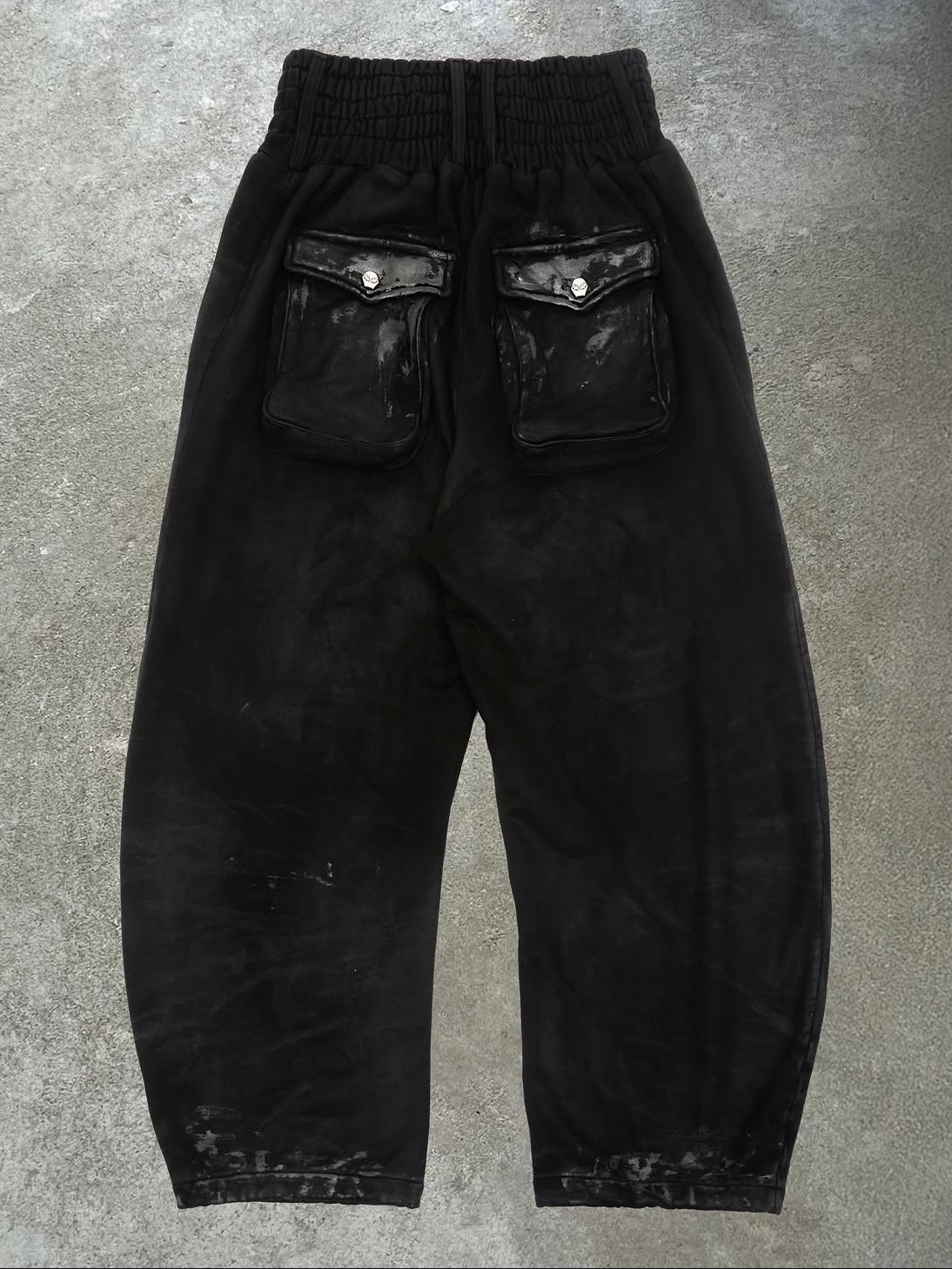 【DEVIL KIM】SKIDDING WAXED SWEAT PANTS