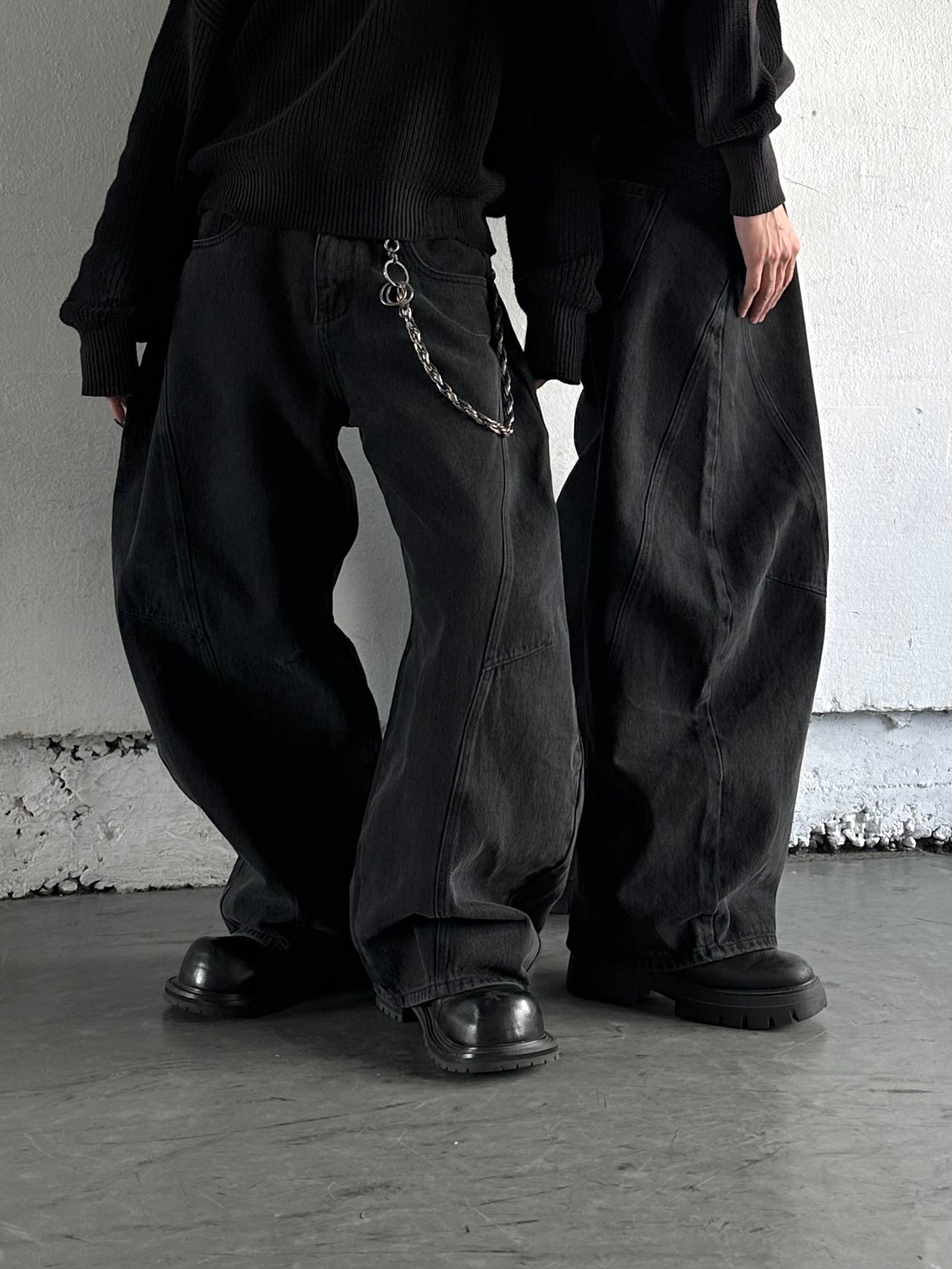 【CHIKASHITSU PLUS HIGH】Barrel leg curve denim pants