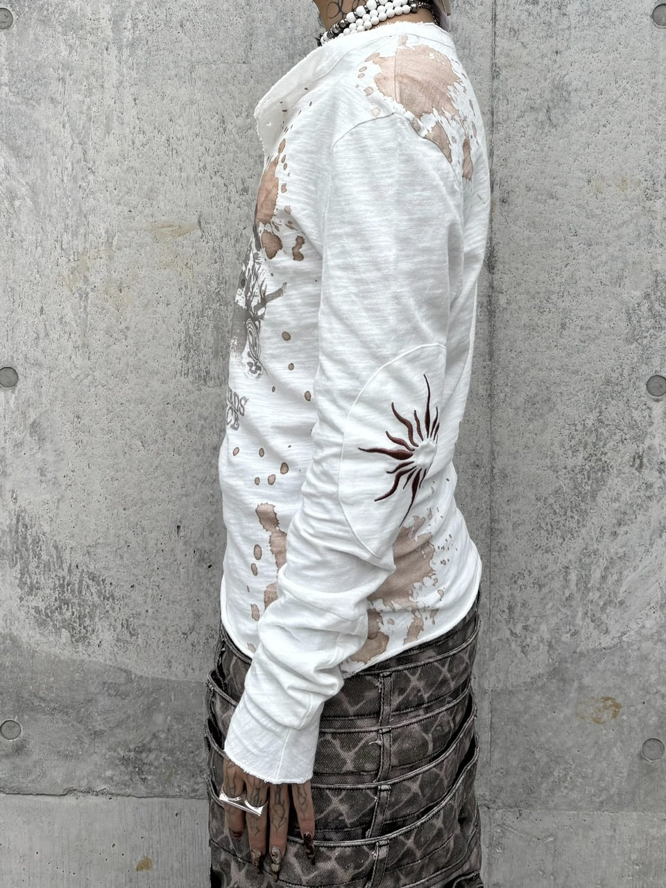 国際配送【Never mind the XU】paint graphic henley long sleeve