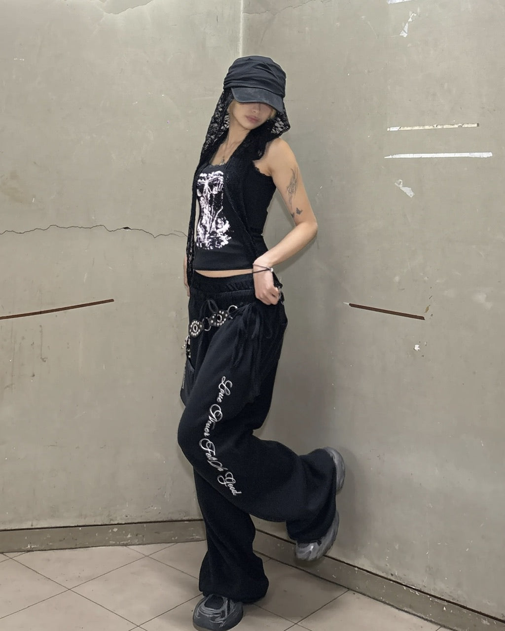 国際配送【Never mind the XU】corset print tank tops