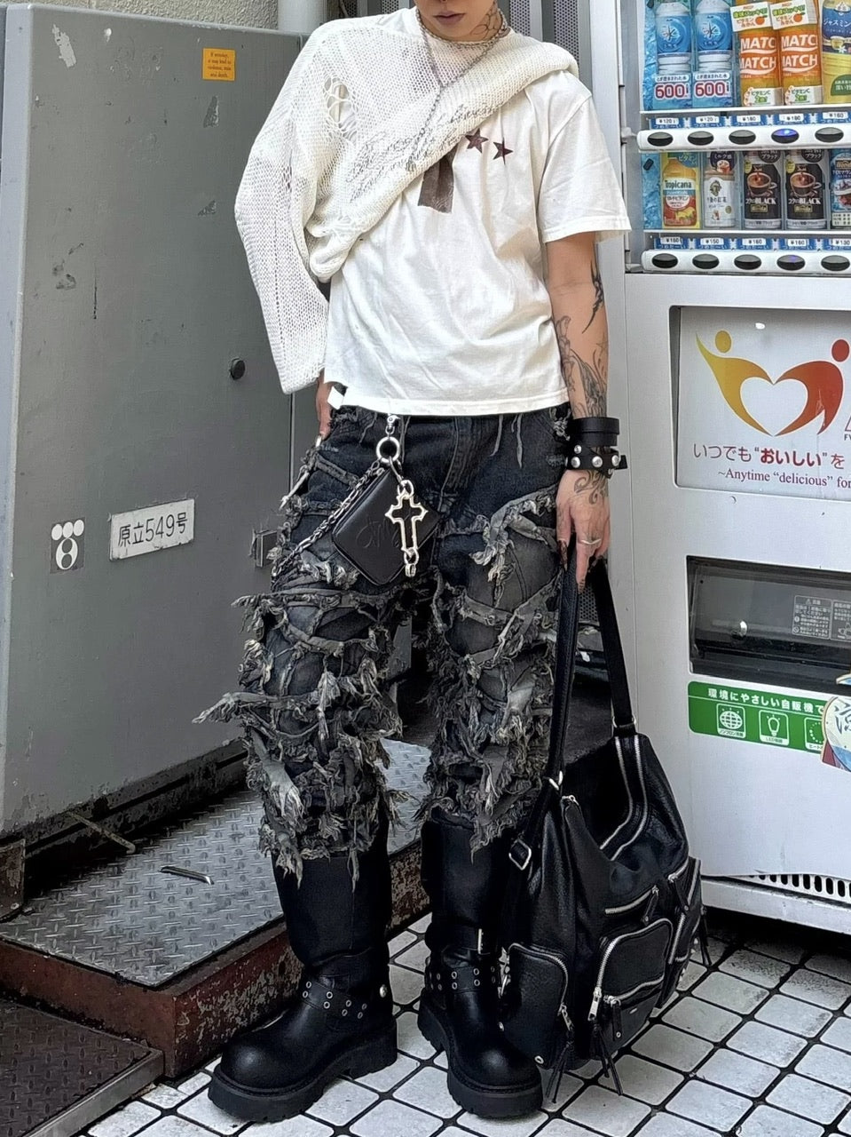 国際配送【Never mind the XU】damage 7 T-shirt