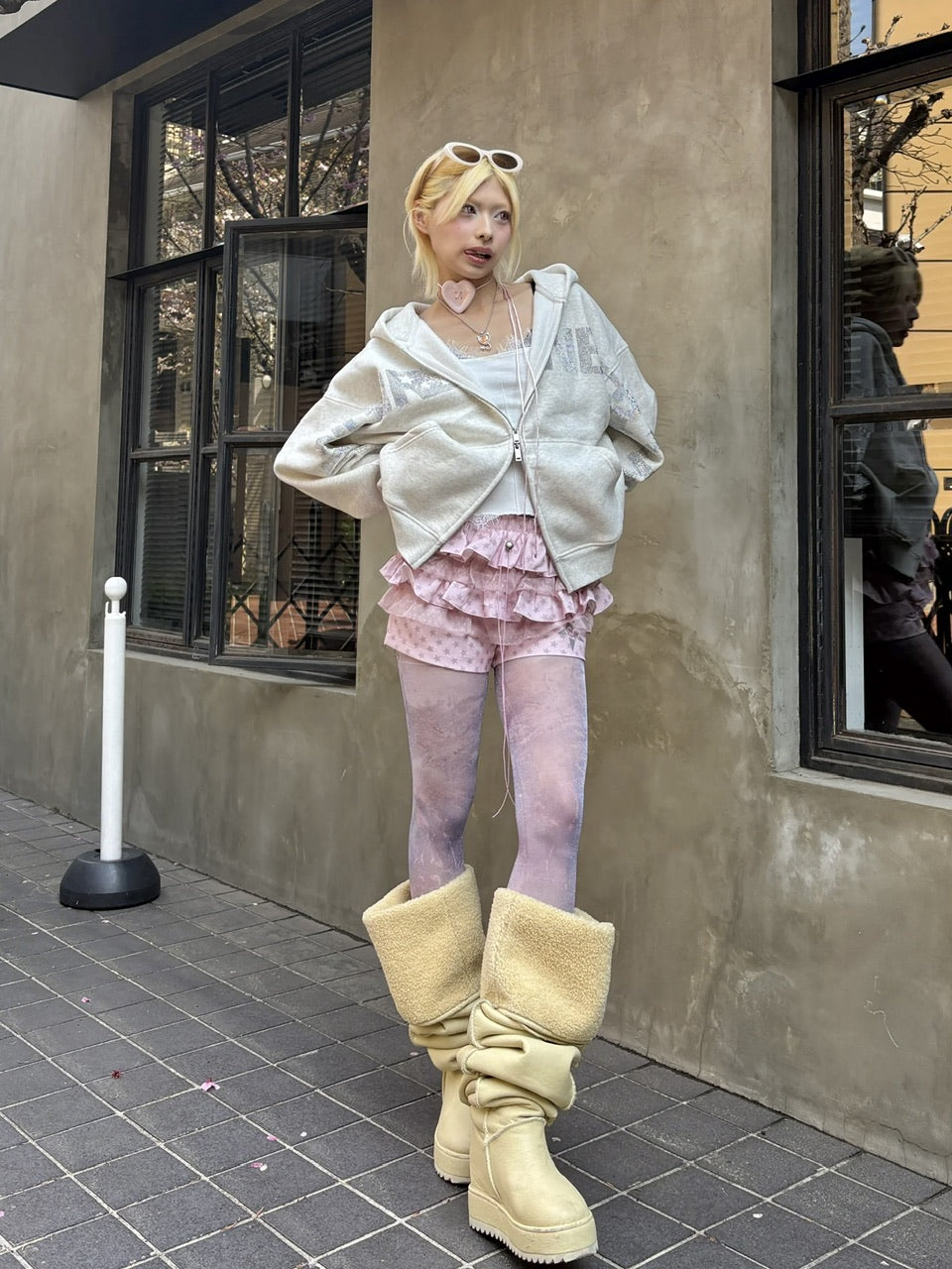 国際配送【Never mind the XU】sheer glitter print tights