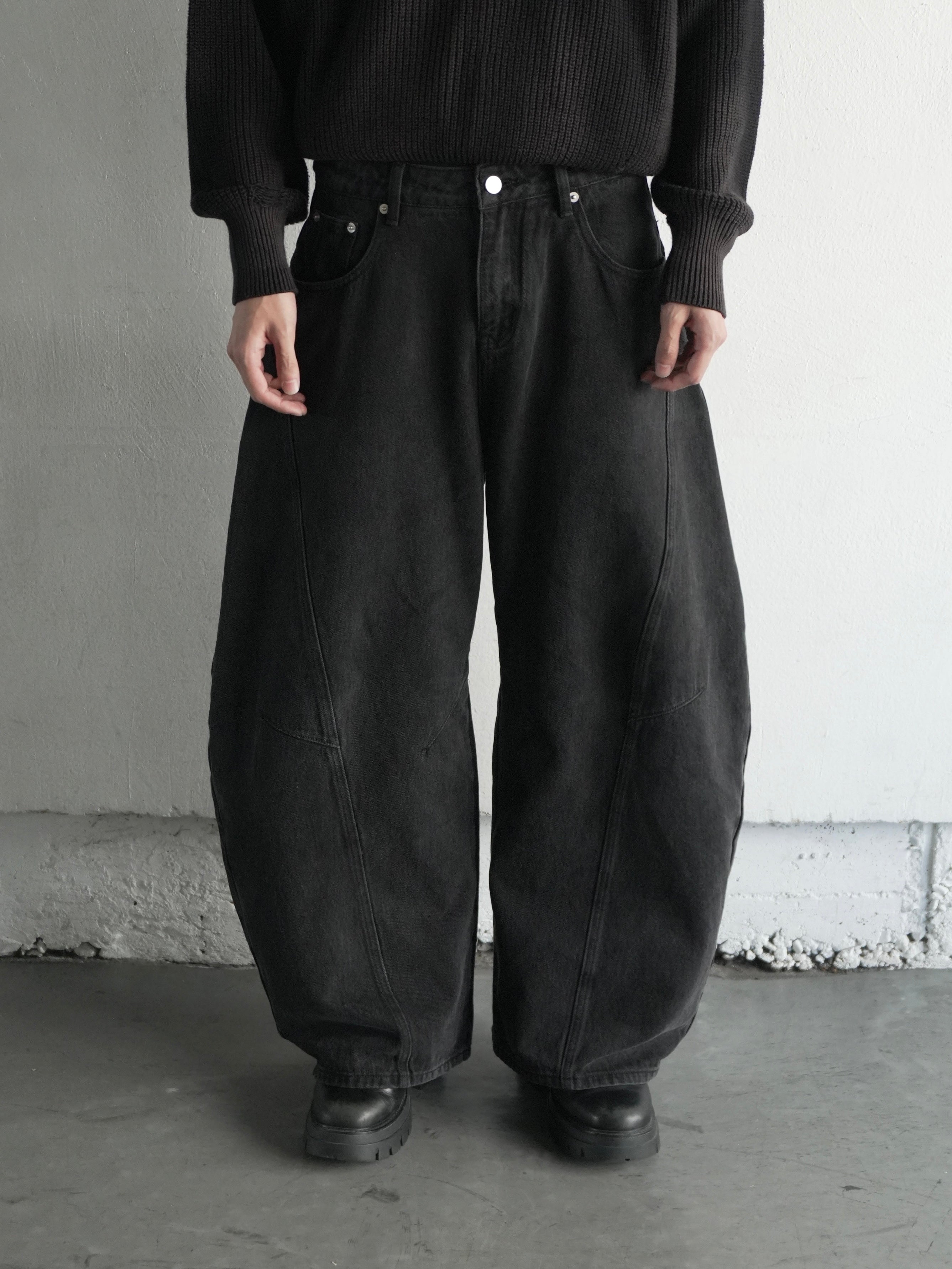 【CHIKASHITSU PLUS HIGH】Barrel leg curve denim pants