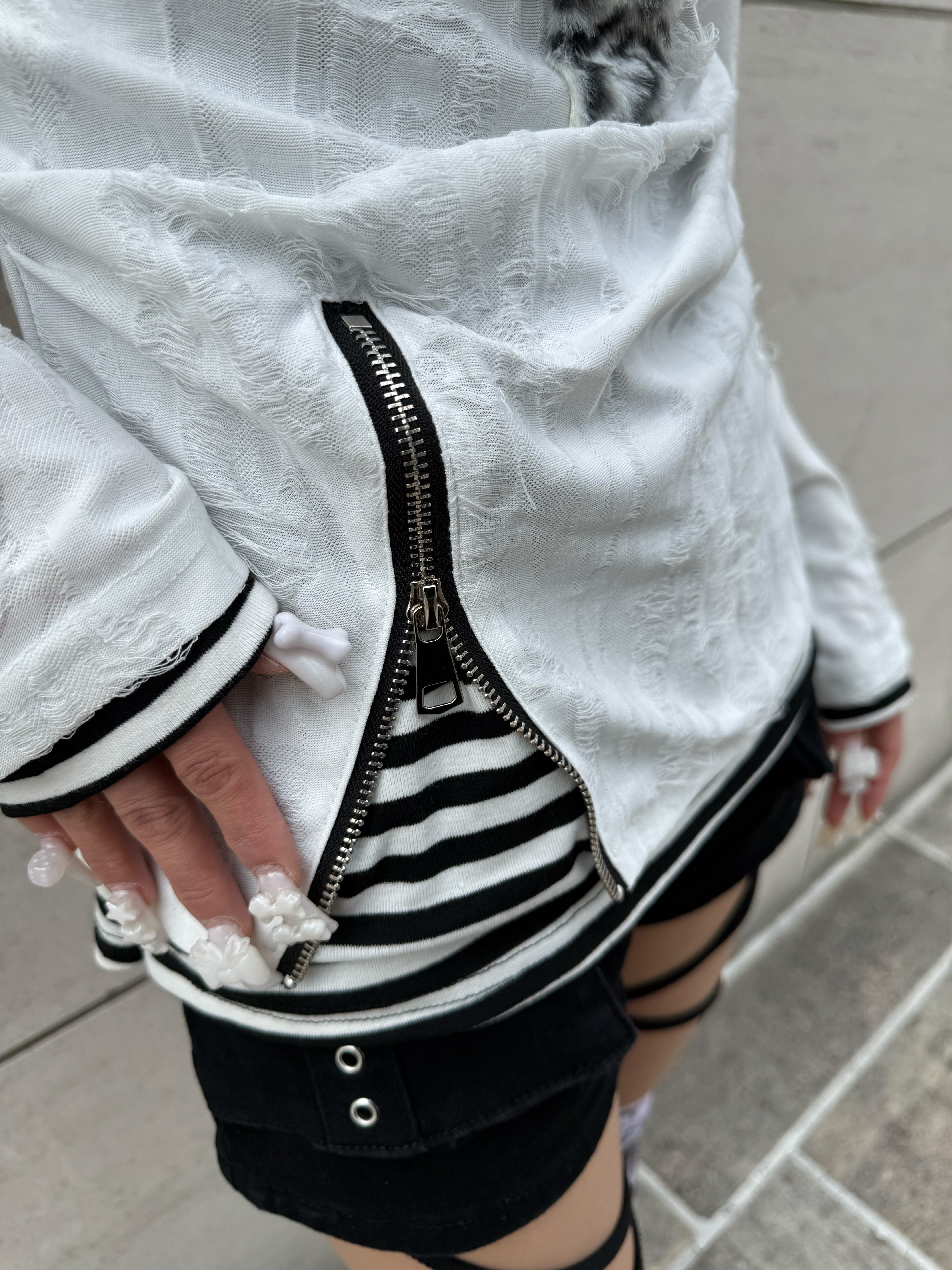 【Never mind the XU】layered cross long sleeve (2color)