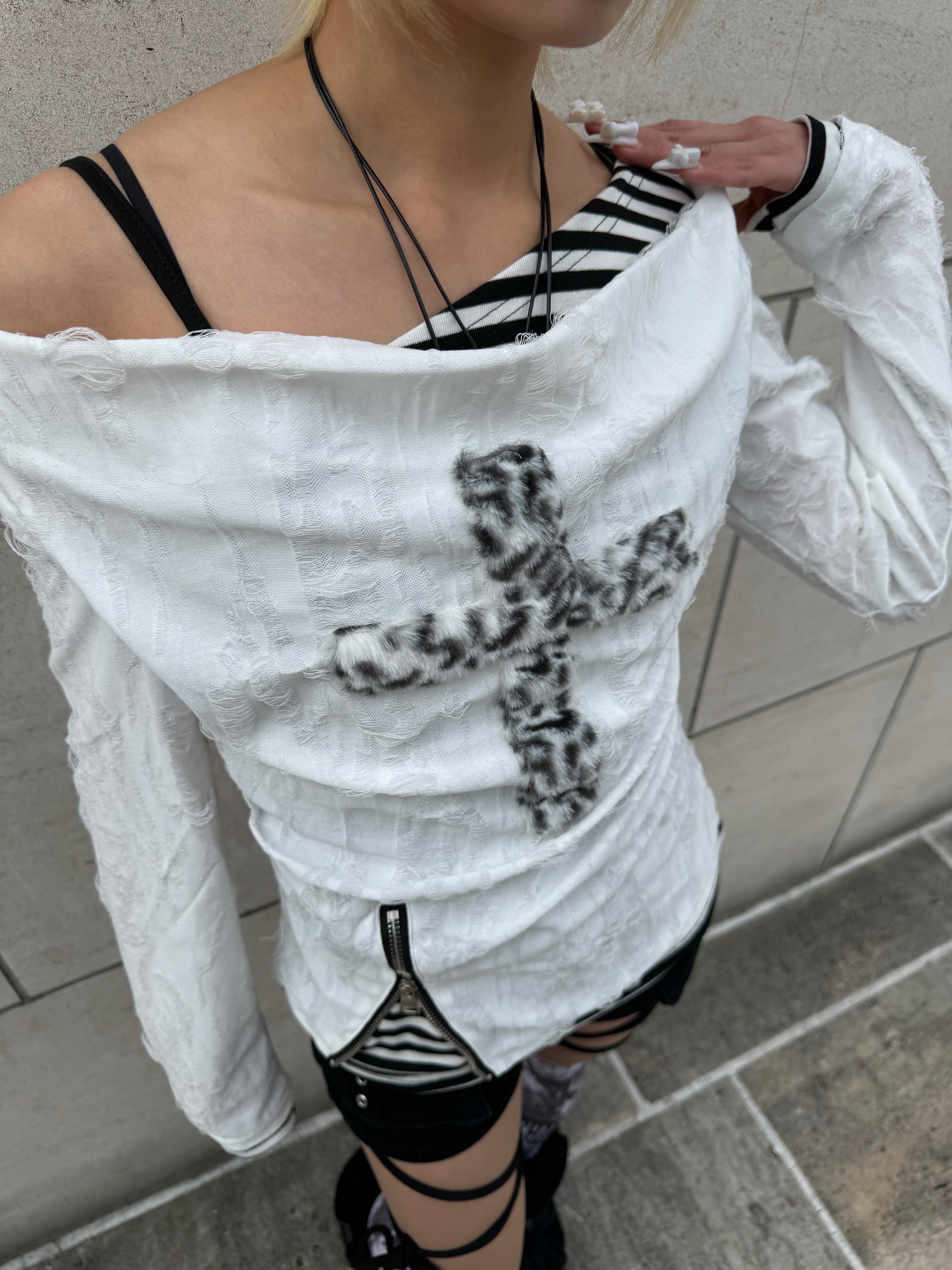 【Never mind the XU】layered cross long sleeve (2color)