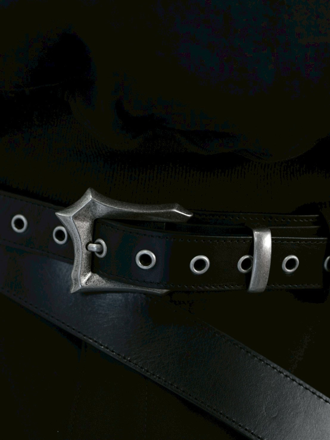 【CHIKASHITSU PLUS HIGH】Layered leather eyelet belt