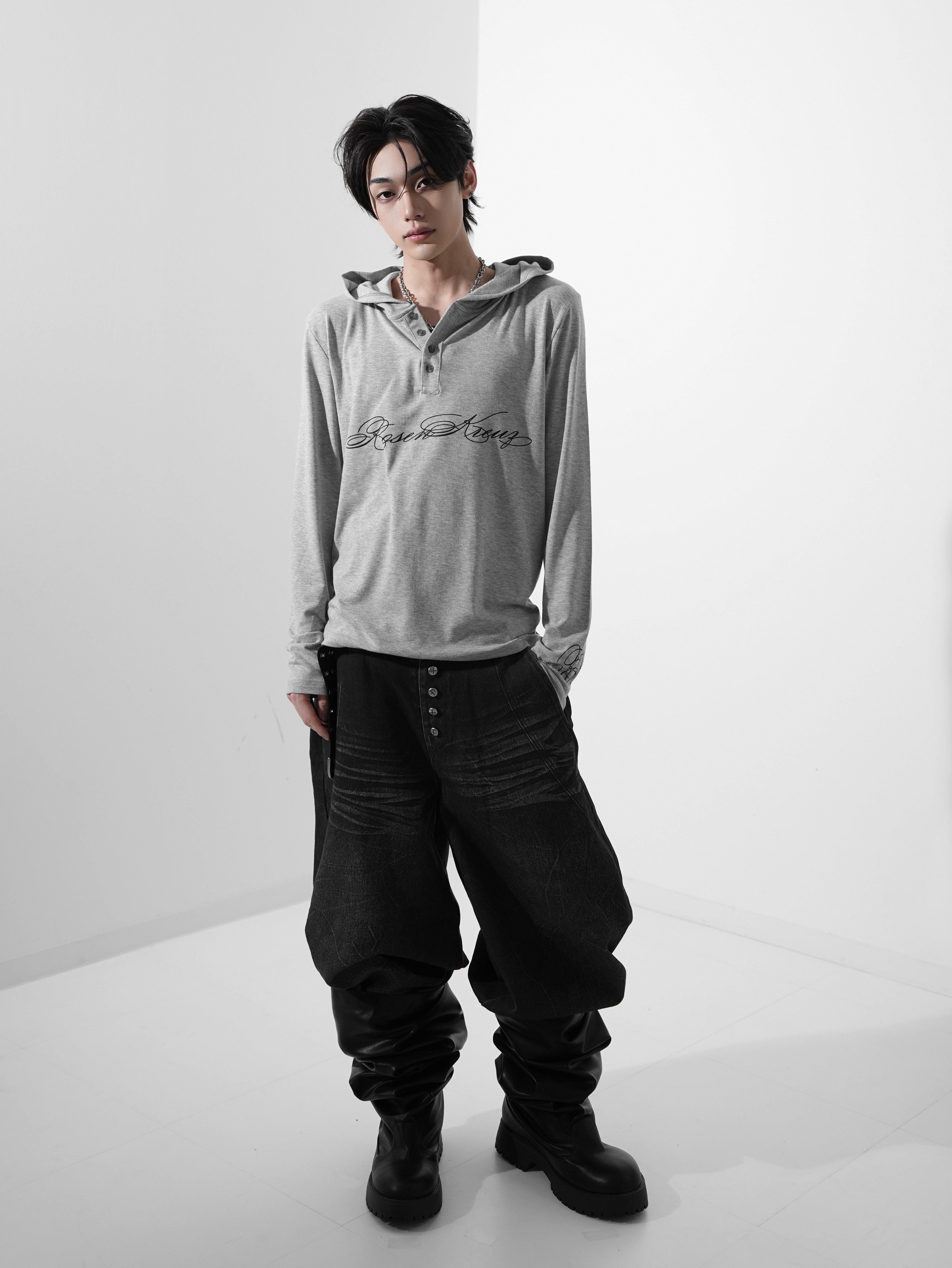 【Rosen Kreuz】SCRIPT LOGO HENLEY HOODIE