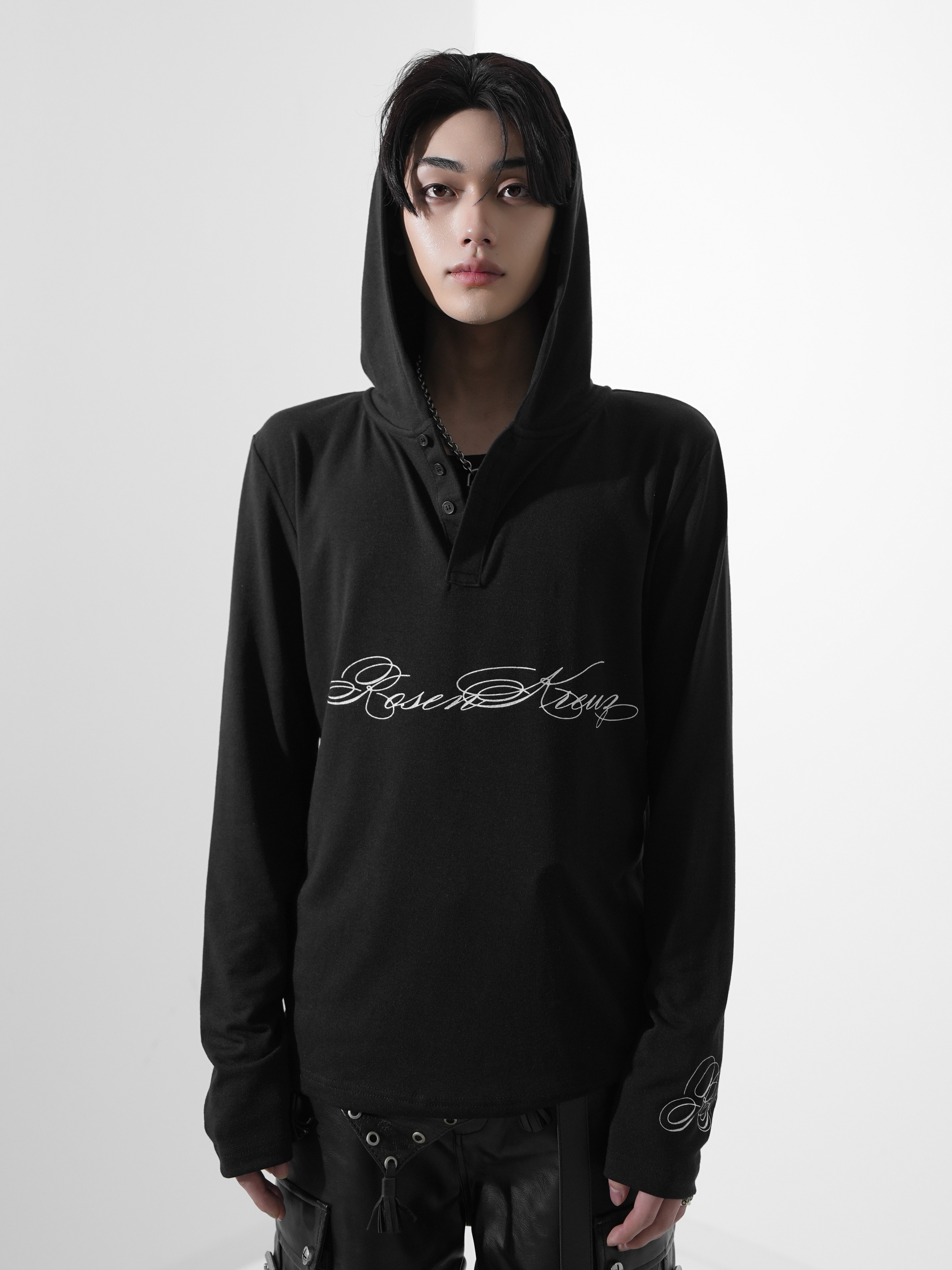 Rosen Kreuz】SCRIPT LOGO HENLEY HOODIE – PRESSING WEB SHOP