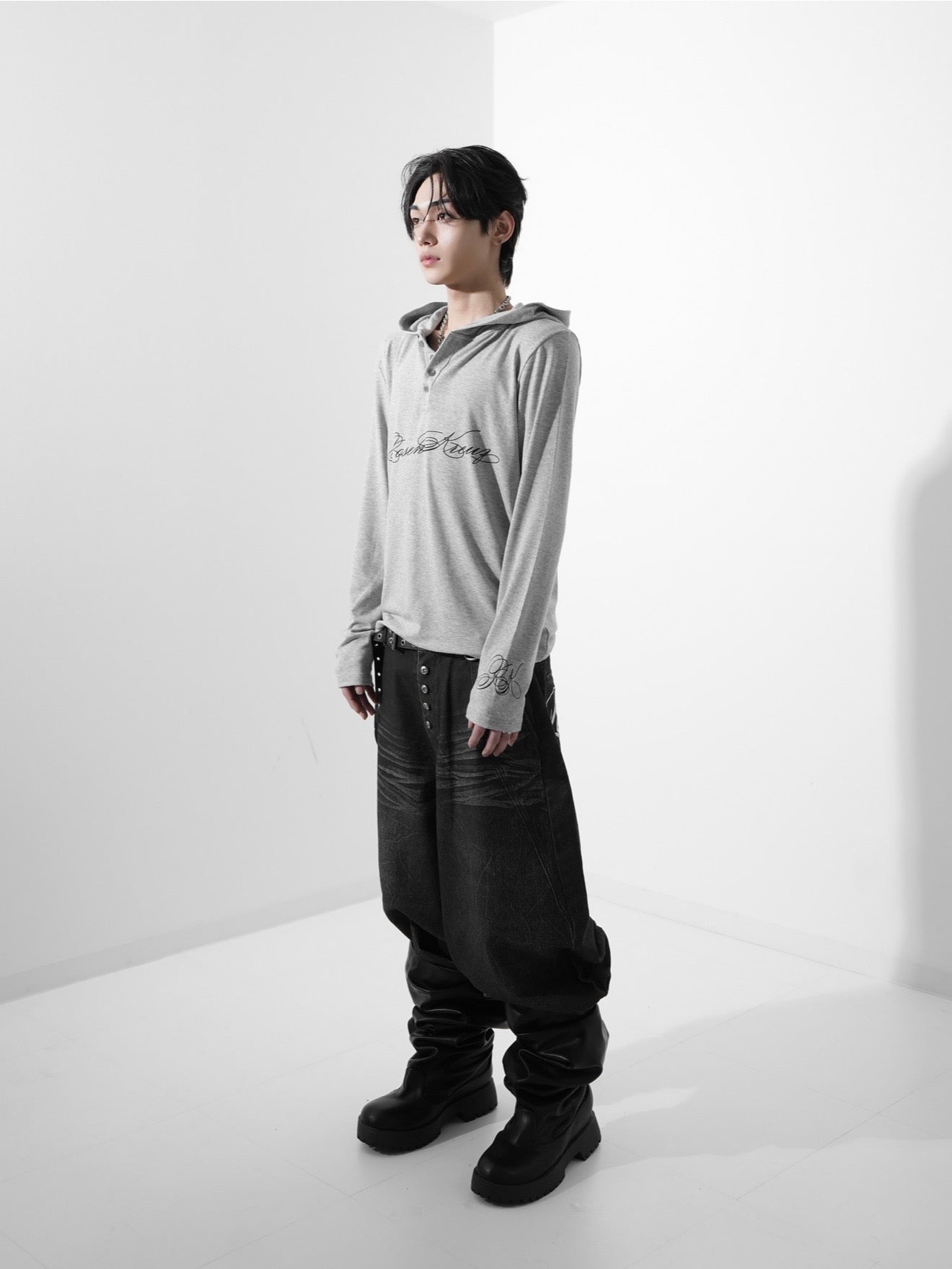【Rosen Kreuz】SCRIPT LOGO HENLEY HOODIE