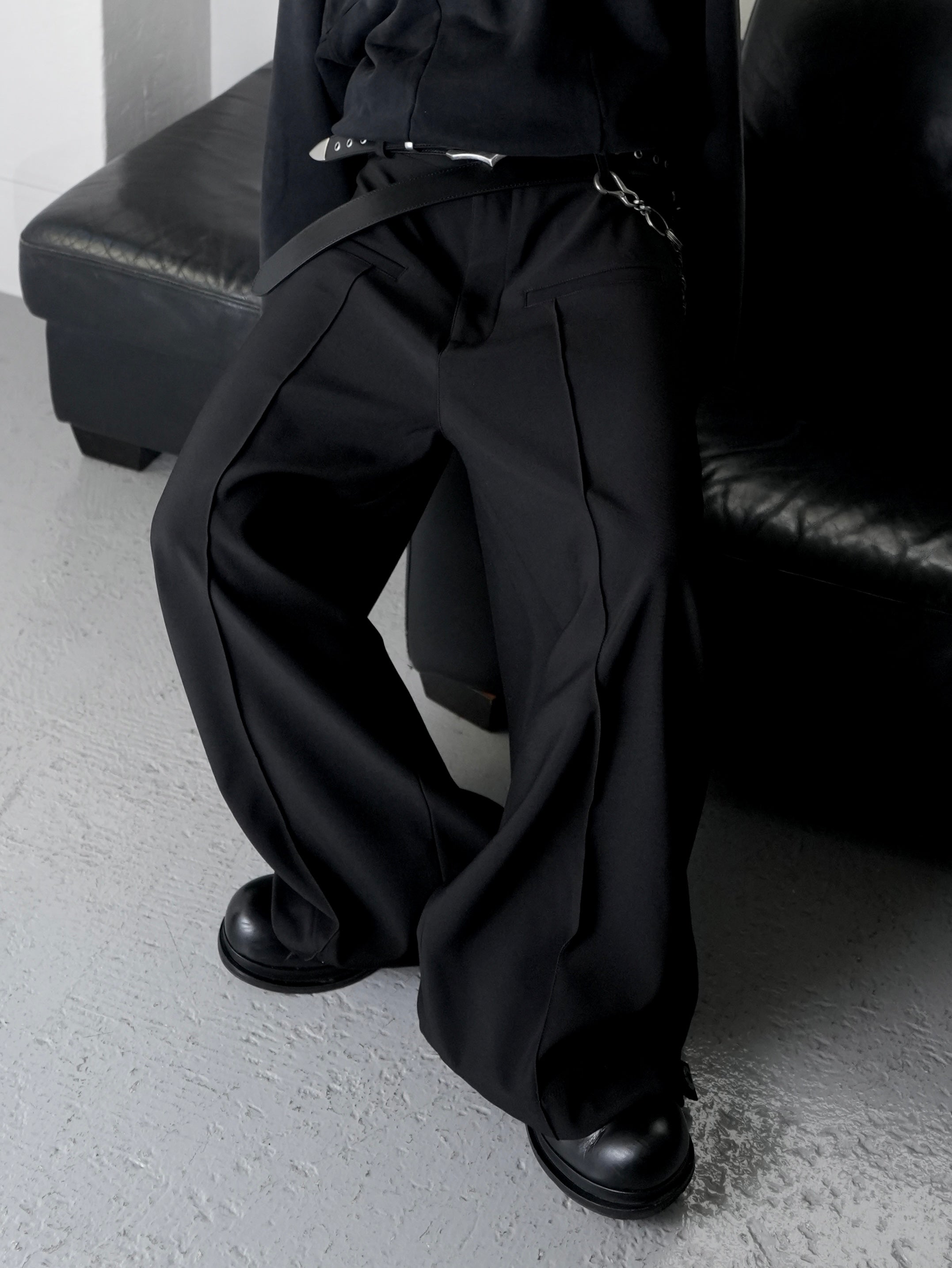 【CHIKASHITSU PLUS HIGH】Urban drape curve slacks