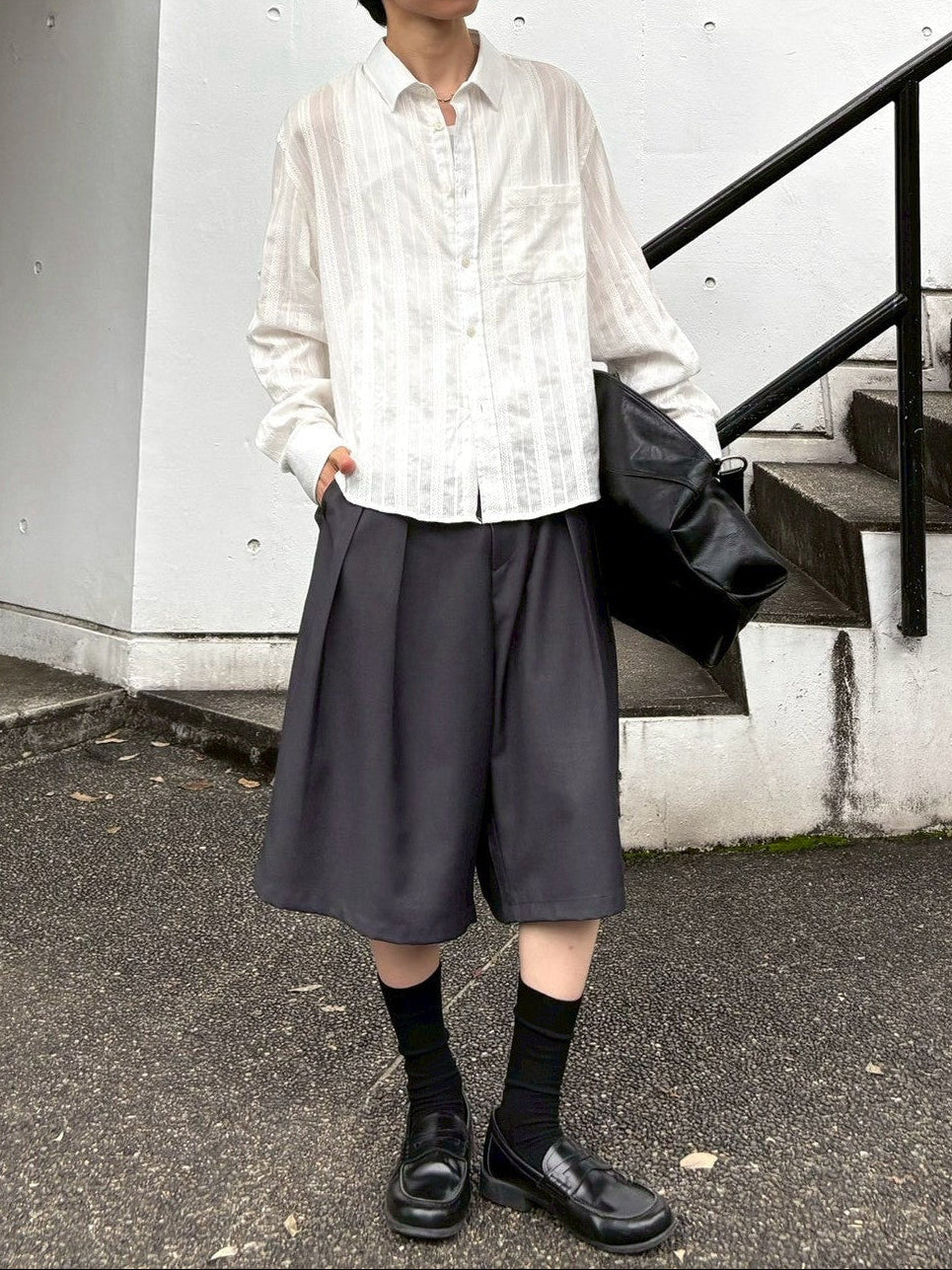 受注制【Chikashitsu +】wide two pleats bermuda shorts (2color)