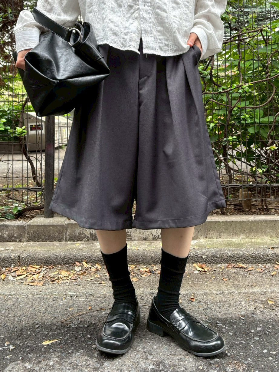 受注制【Chikashitsu +】wide two pleats bermuda shorts (2color)