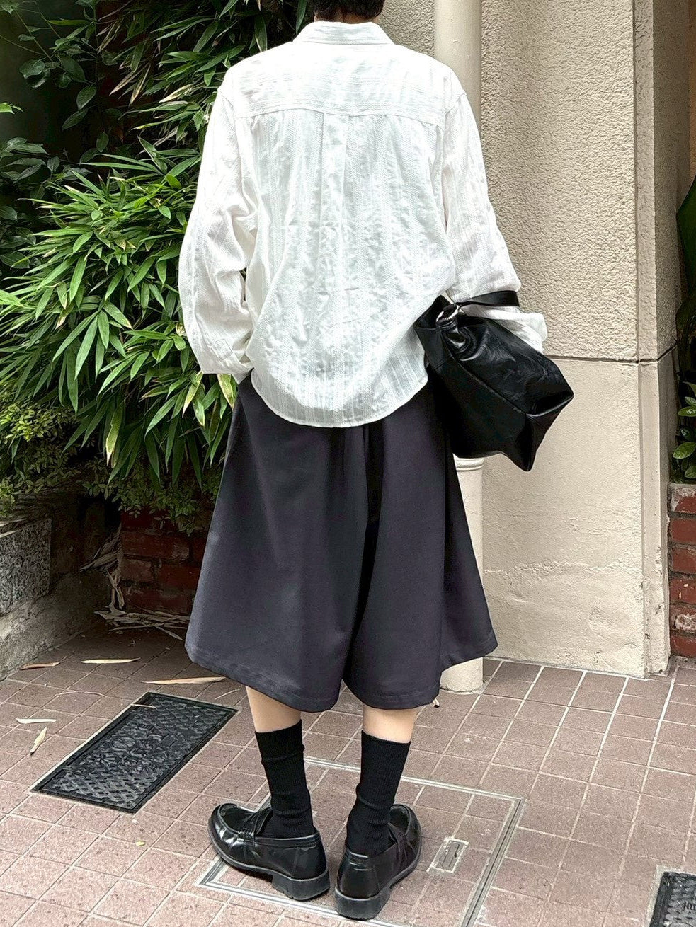 受注制【Chikashitsu +】wide two pleats bermuda shorts (2color)