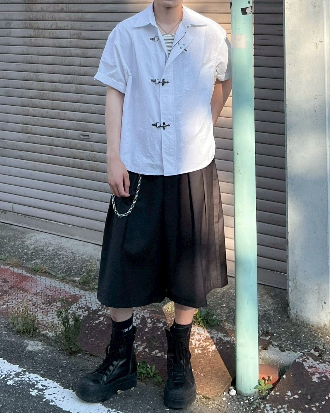 受注制【Chikashitsu +】wide two pleats bermuda shorts (2color)