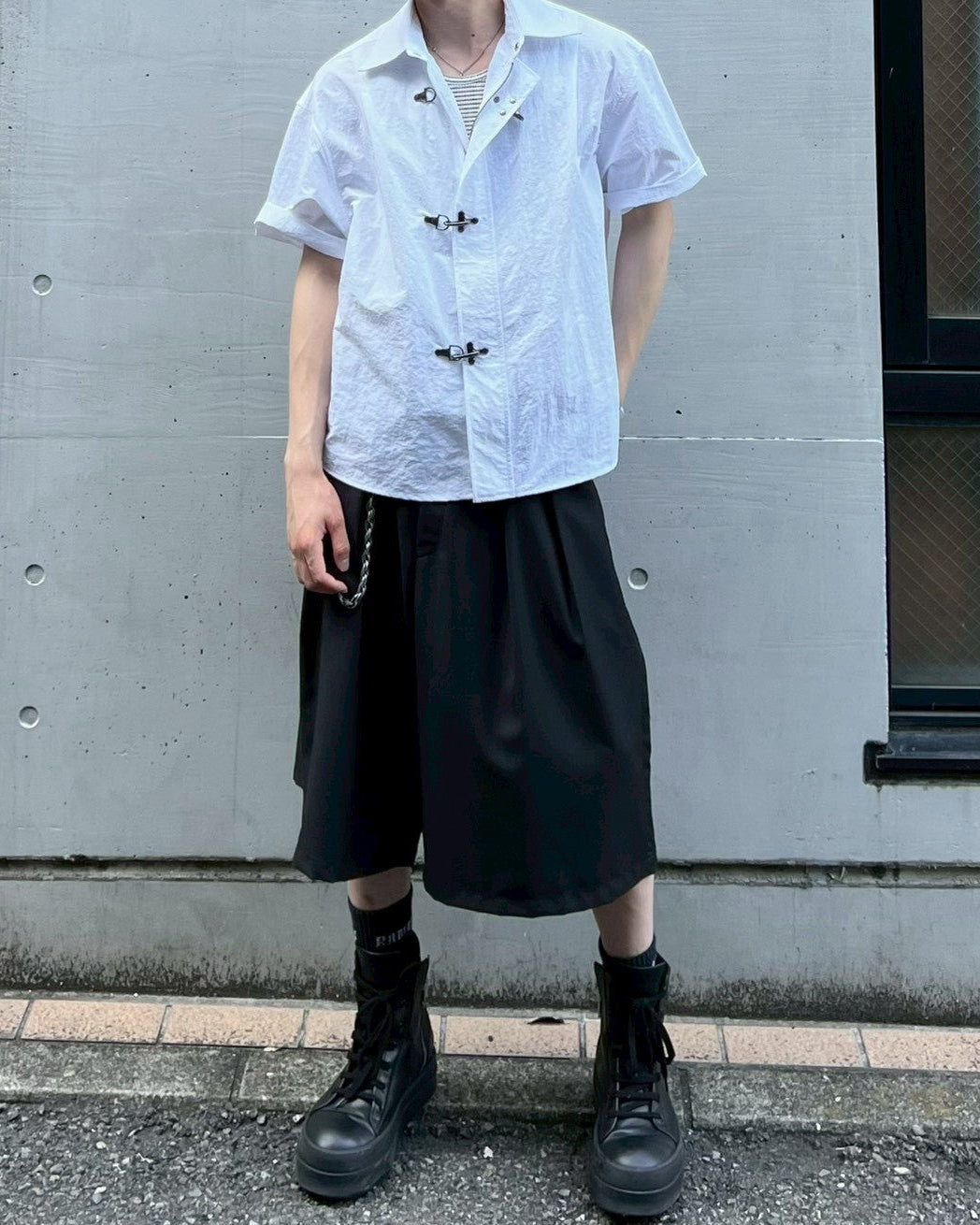 受注制【Chikashitsu +】wide two pleats bermuda shorts (2color)