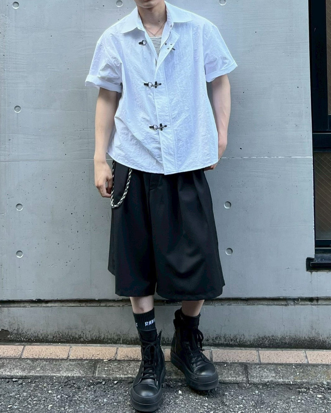 受注制【Chikashitsu +】wide two pleats bermuda shorts (2color)