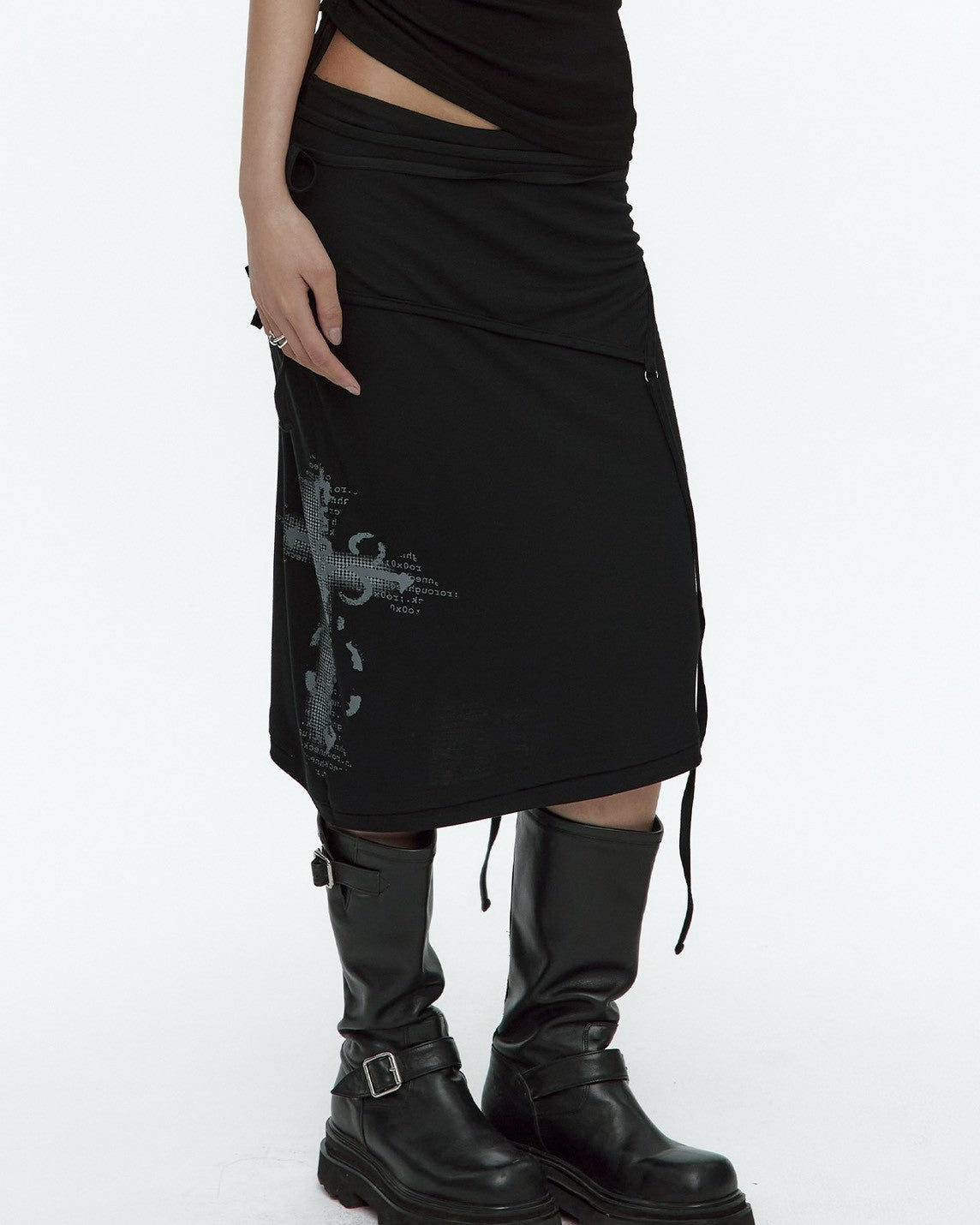 【ROUGHNECK】Asymmetric Panel Skirt