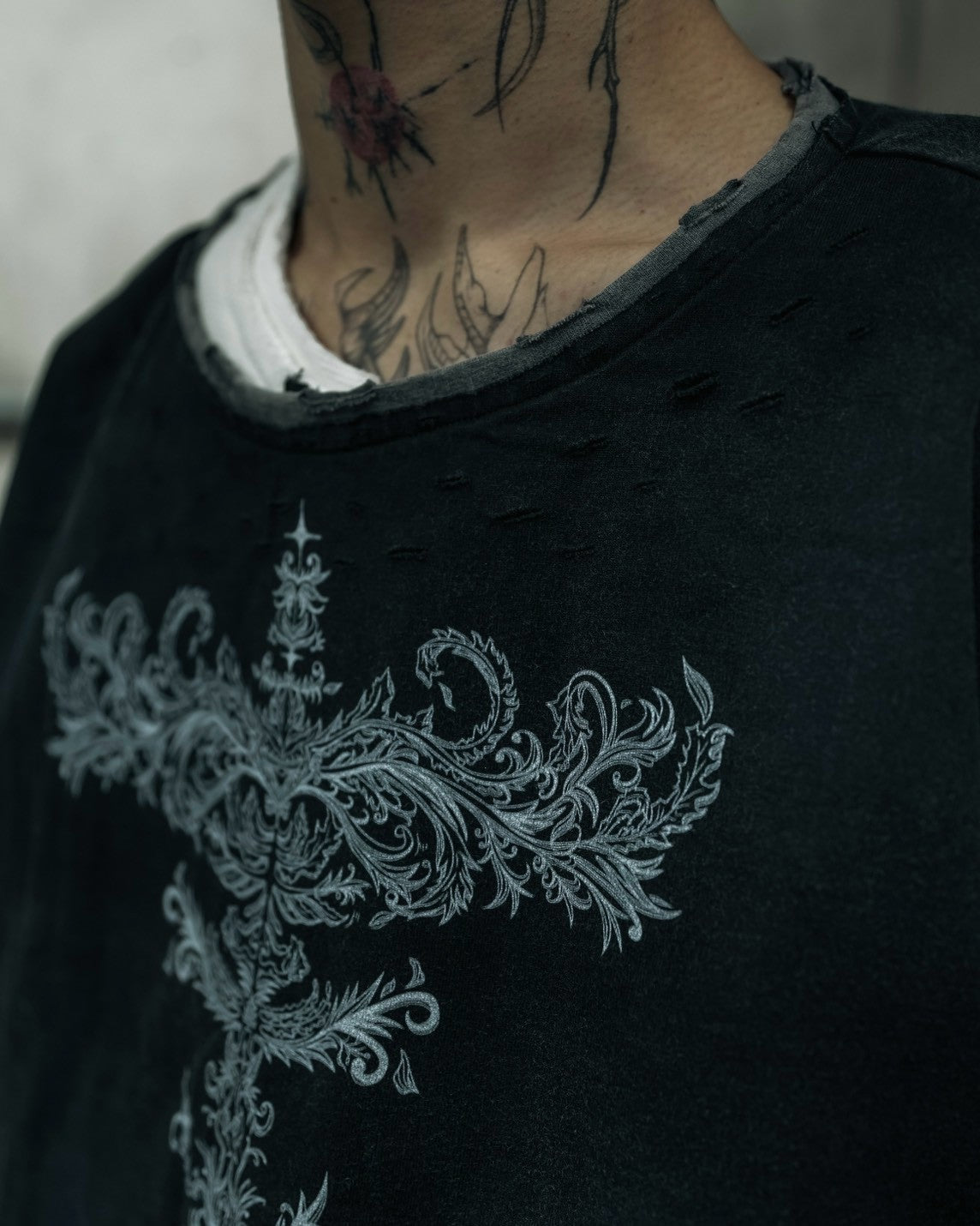 【DIG YOUR OWN GRAVE】TRIBAL CROSS LAYERED TOP