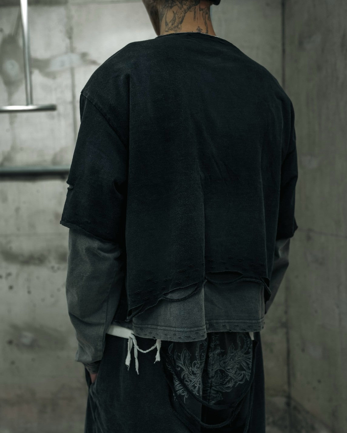【DIG YOUR OWN GRAVE】TRIBAL CROSS LAYERED TOP