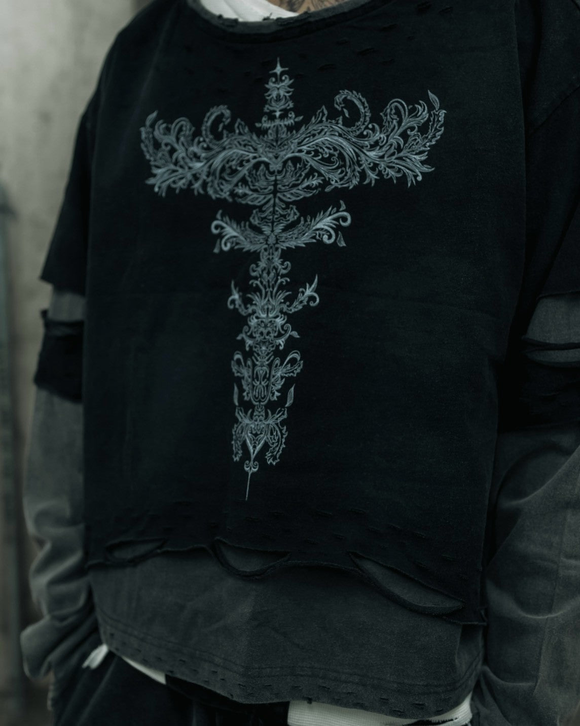 【DIG YOUR OWN GRAVE】TRIBAL CROSS LAYERED TOP