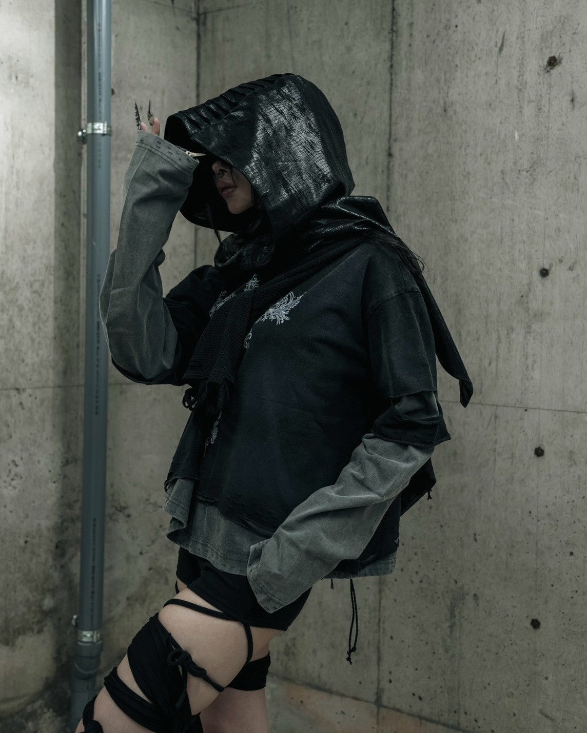 【DIG YOUR OWN GRAVE】TRIBAL CROSS LAYERED TOP