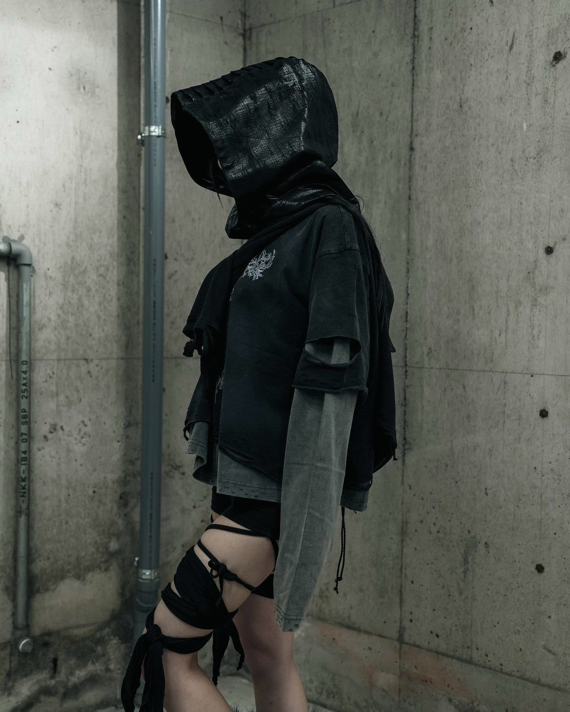 【DIG YOUR OWN GRAVE】TRIBAL CROSS LAYERED TOP