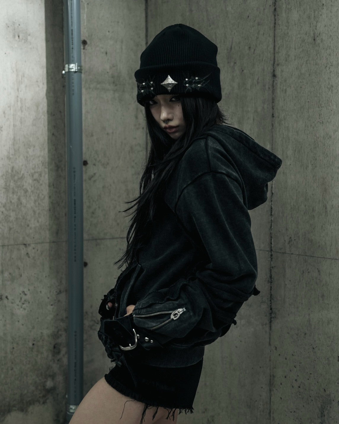 【DIG YOUR OWN GRAVE】SHADOW CREST BEANIE