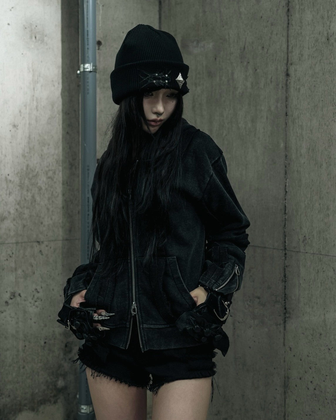 【DIG YOUR OWN GRAVE】SHADOW CREST BEANIE