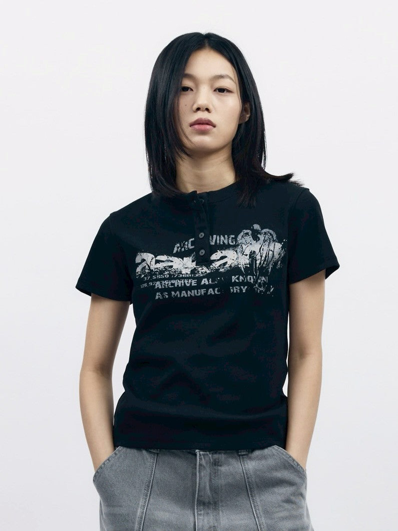 【AAKAM】Crack Henley Neck Half Top