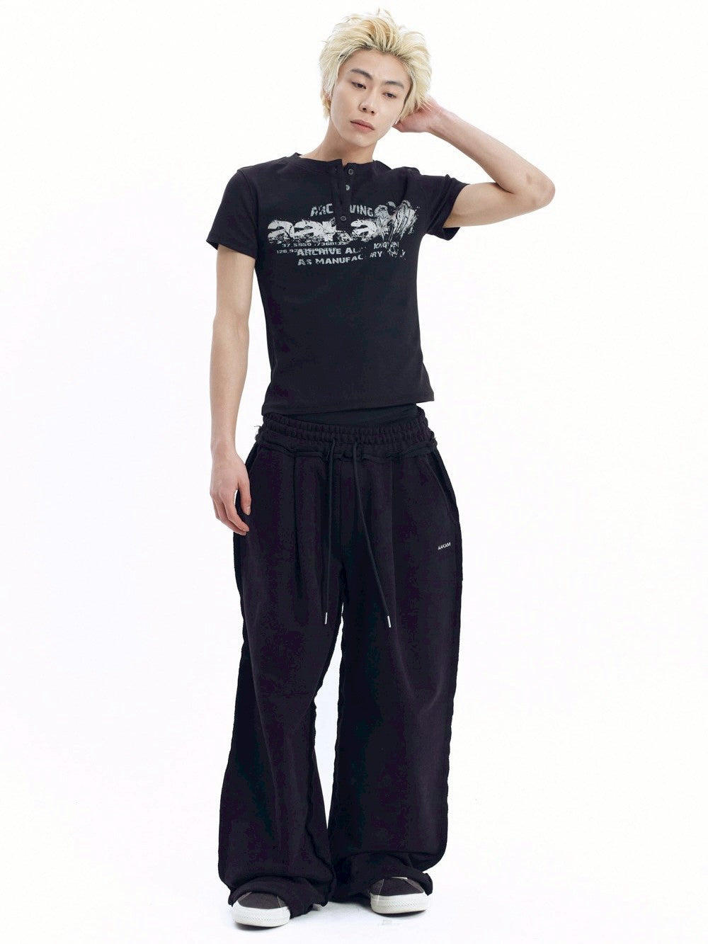 【AAKAM】Crack Henley Neck Half Top