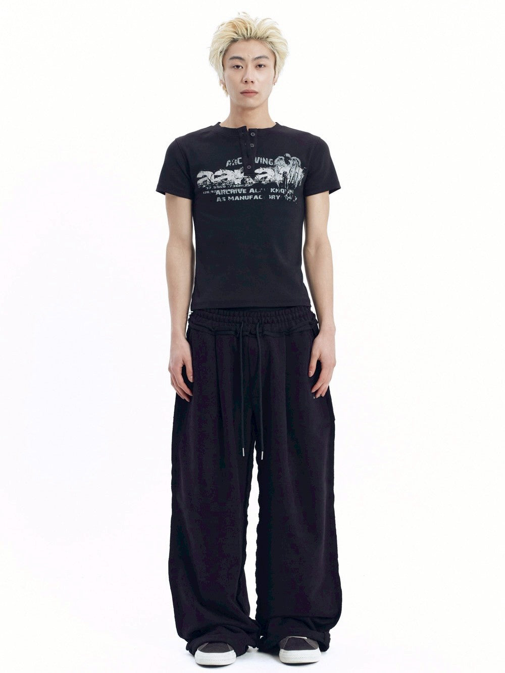 【AAKAM】Crack Henley Neck Half Top