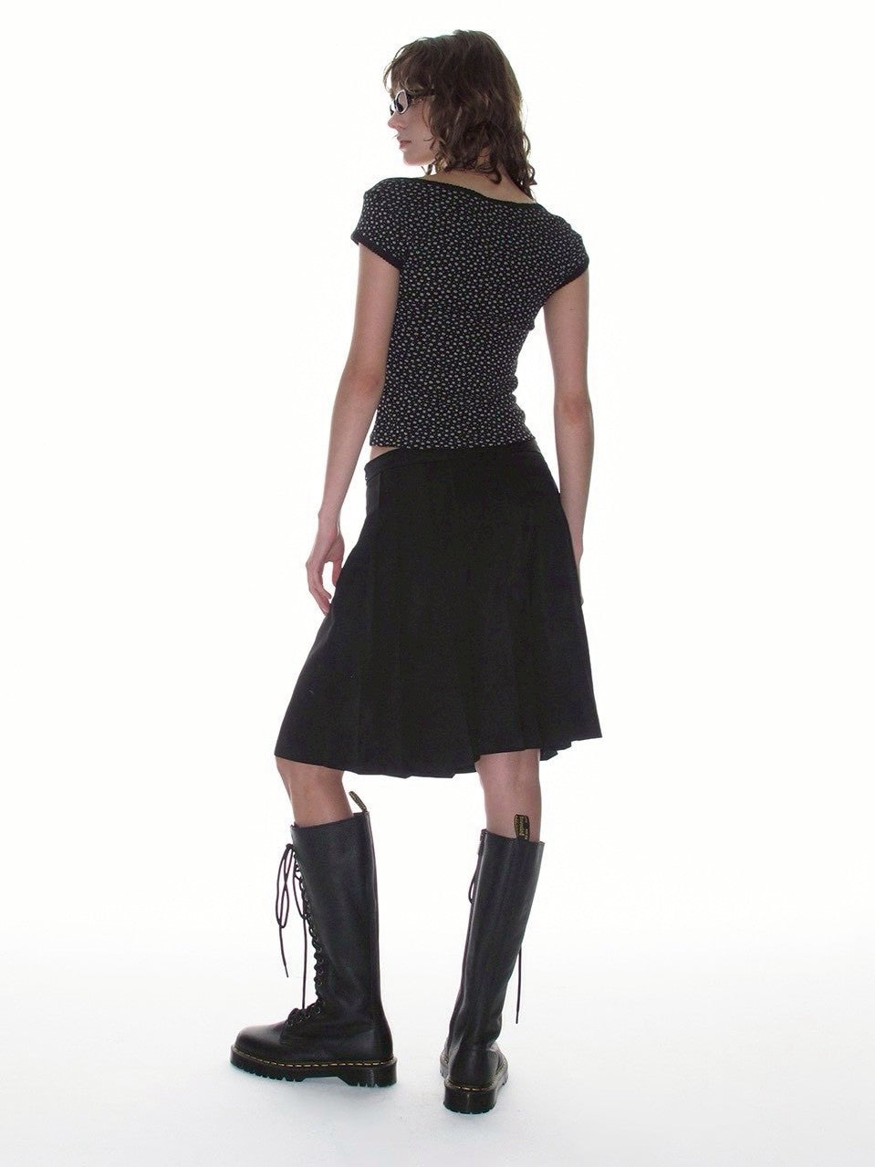 【CRANK】SCALLOPED FLORAL EYELET TOP