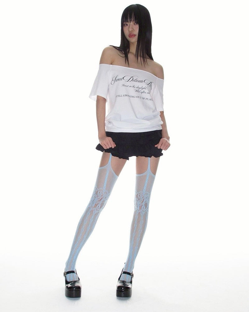 【CRANK】RAW-CUT LETTERING OFF-SHOULDER TOP