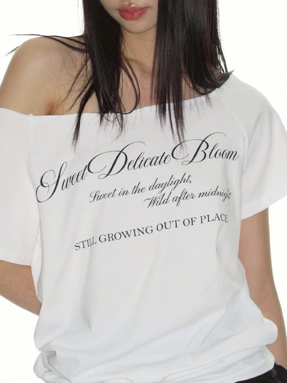 【CRANK】RAW-CUT LETTERING OFF-SHOULDER TOP