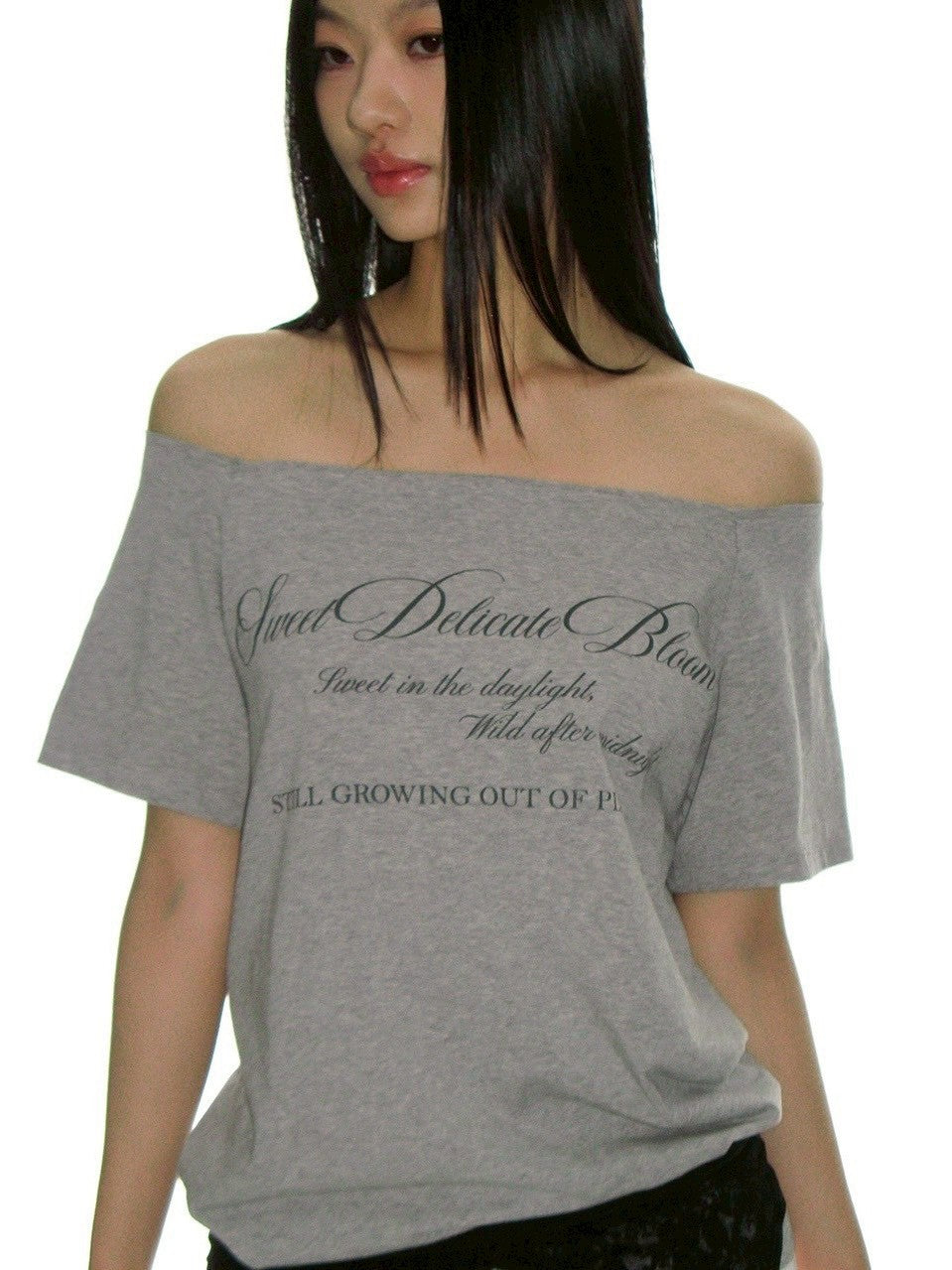 【CRANK】RAW-CUT LETTERING OFF-SHOULDER TOP