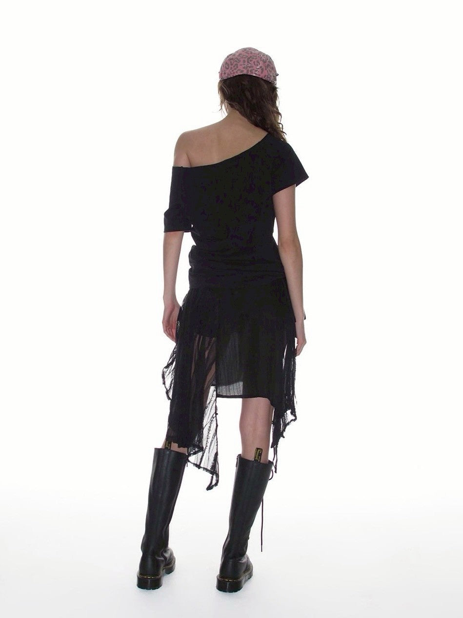 【CRANK】RAW-CUT LETTERING OFF-SHOULDER TOP