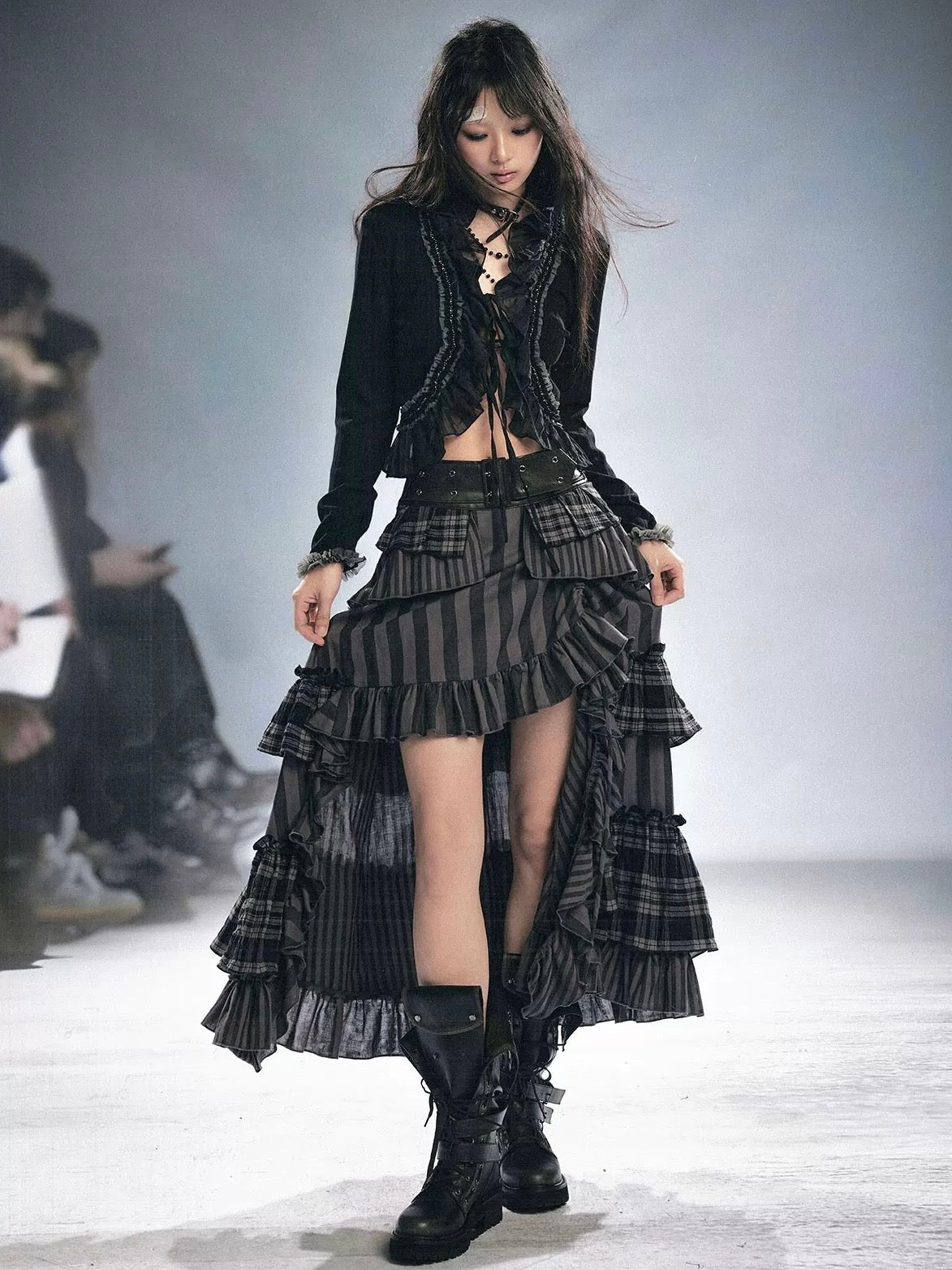 【Cest Nous】Cardigan with 
Beadwork
