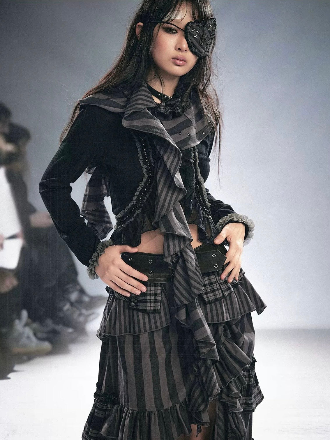 【Cest Nous】Cardigan with 
Beadwork