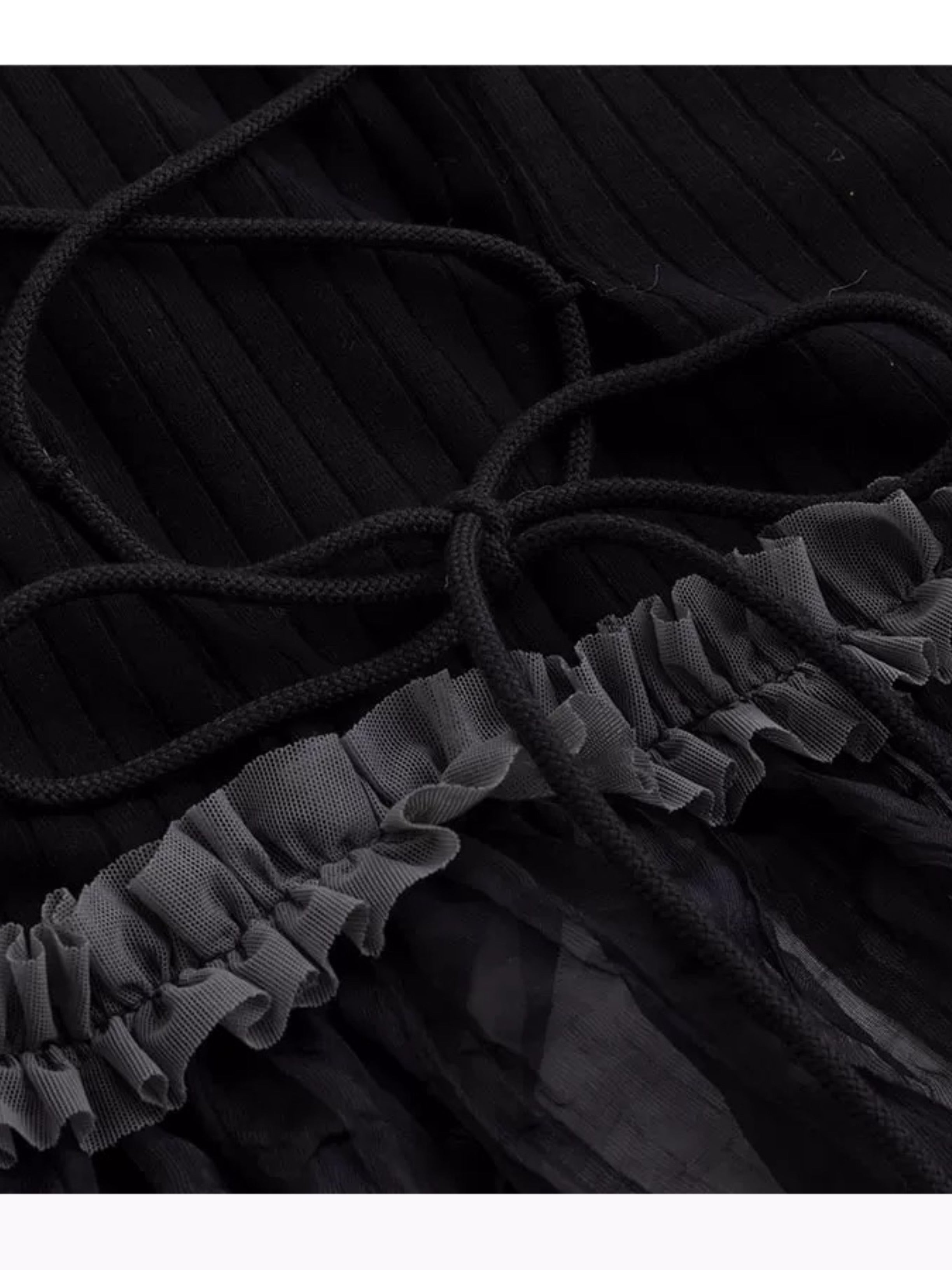 【Cest Nous】Cardigan with 
Beadwork