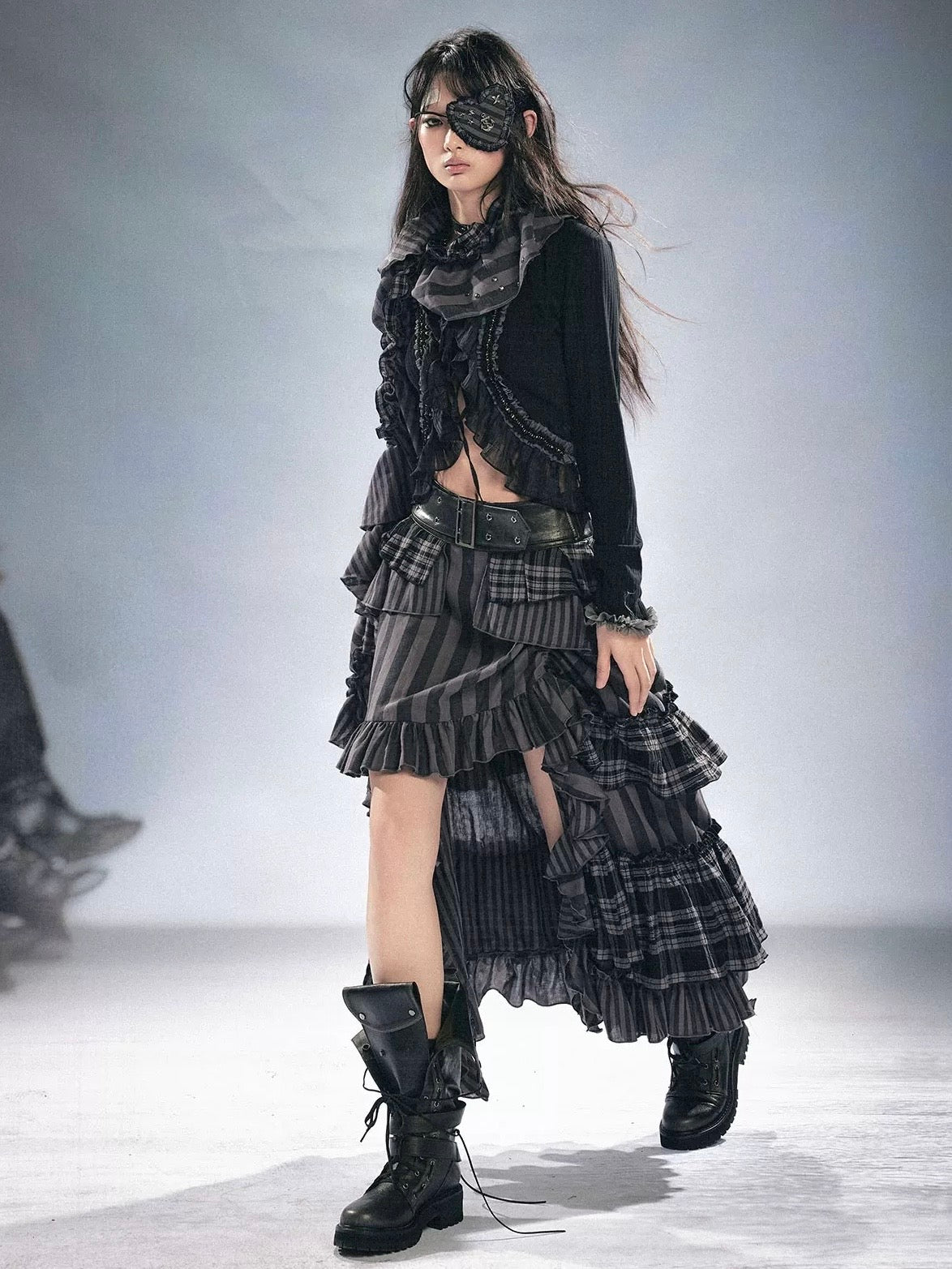 【Cest Nous】Cardigan with 
Beadwork