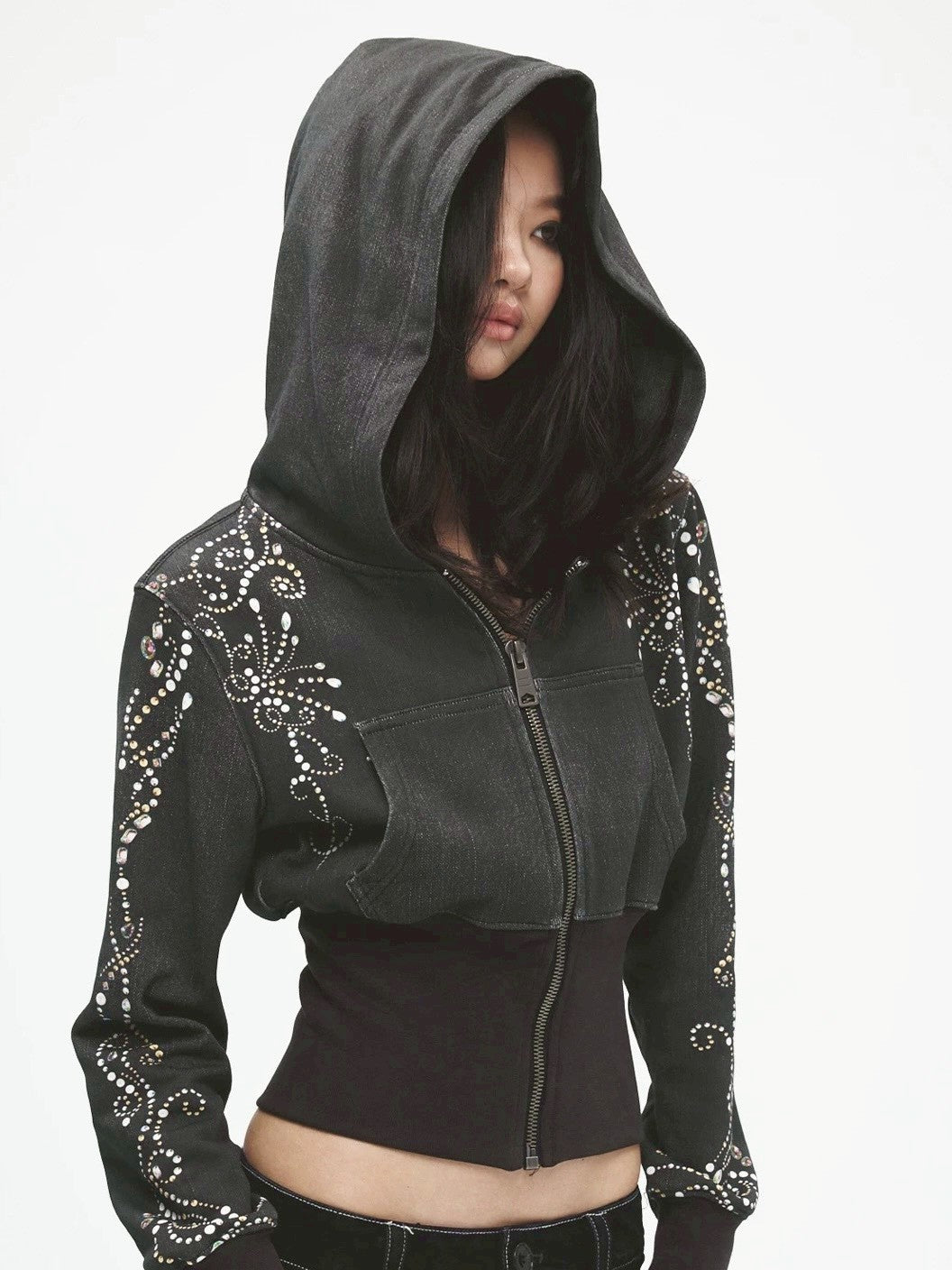 【DND4DES】Gemstone Thread Slim Fit Sweatshirt
