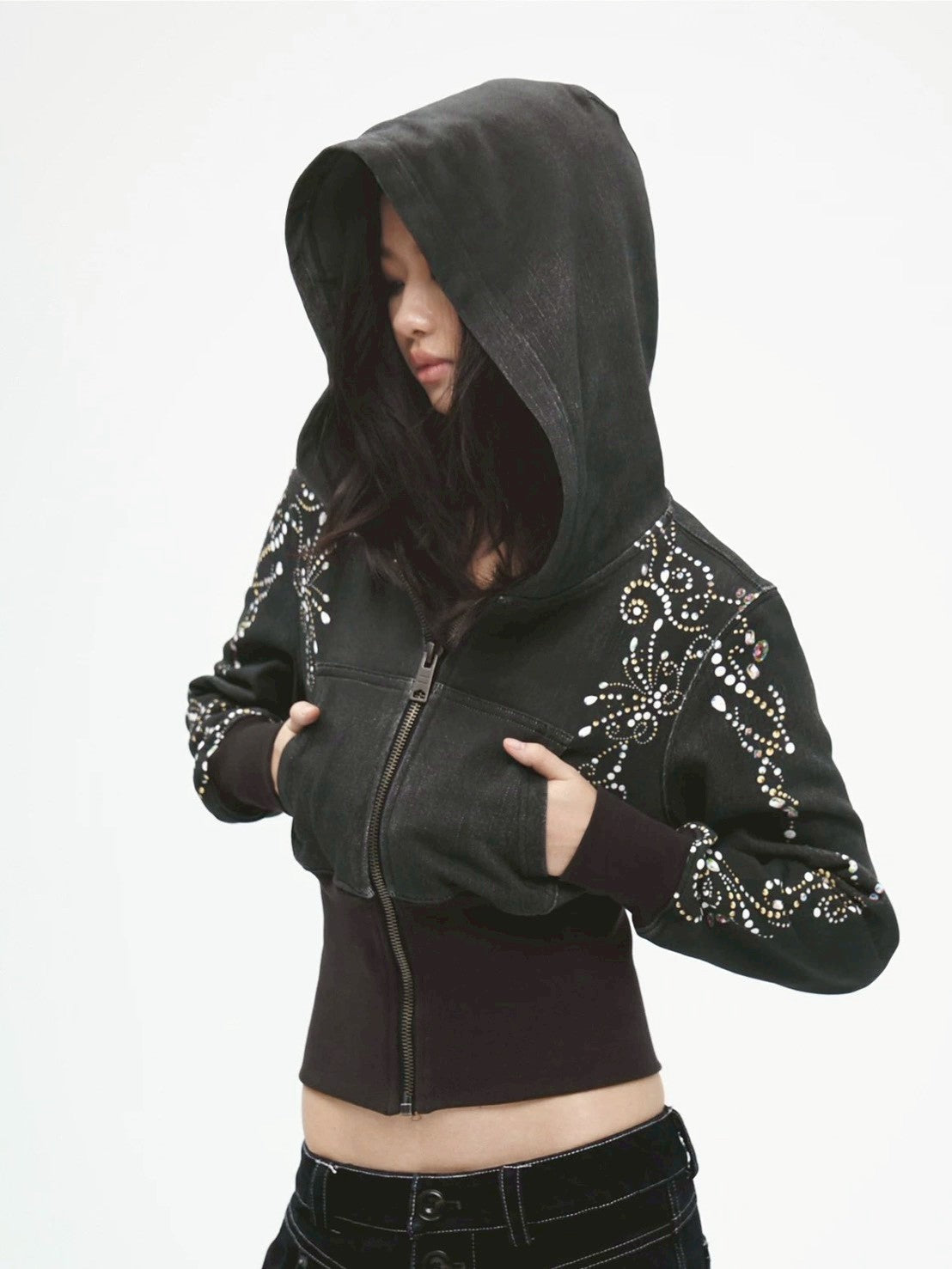 【DND4DES】Gemstone Thread Slim Fit Sweatshirt